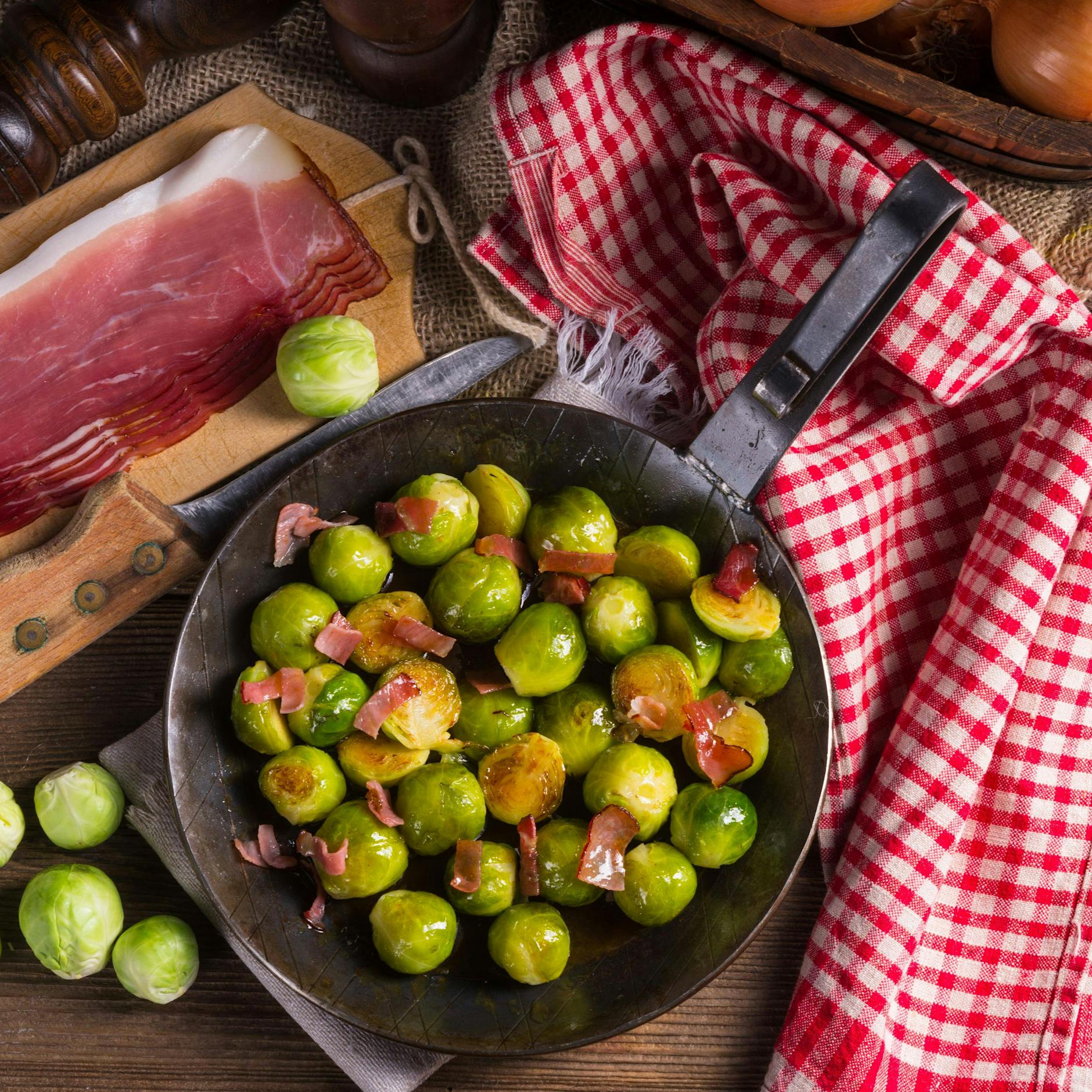 Rosenkohl-Tapas auf spanische Art: Das Rezept für den leckeren Party-Snack – und zwei tolle Alternativen