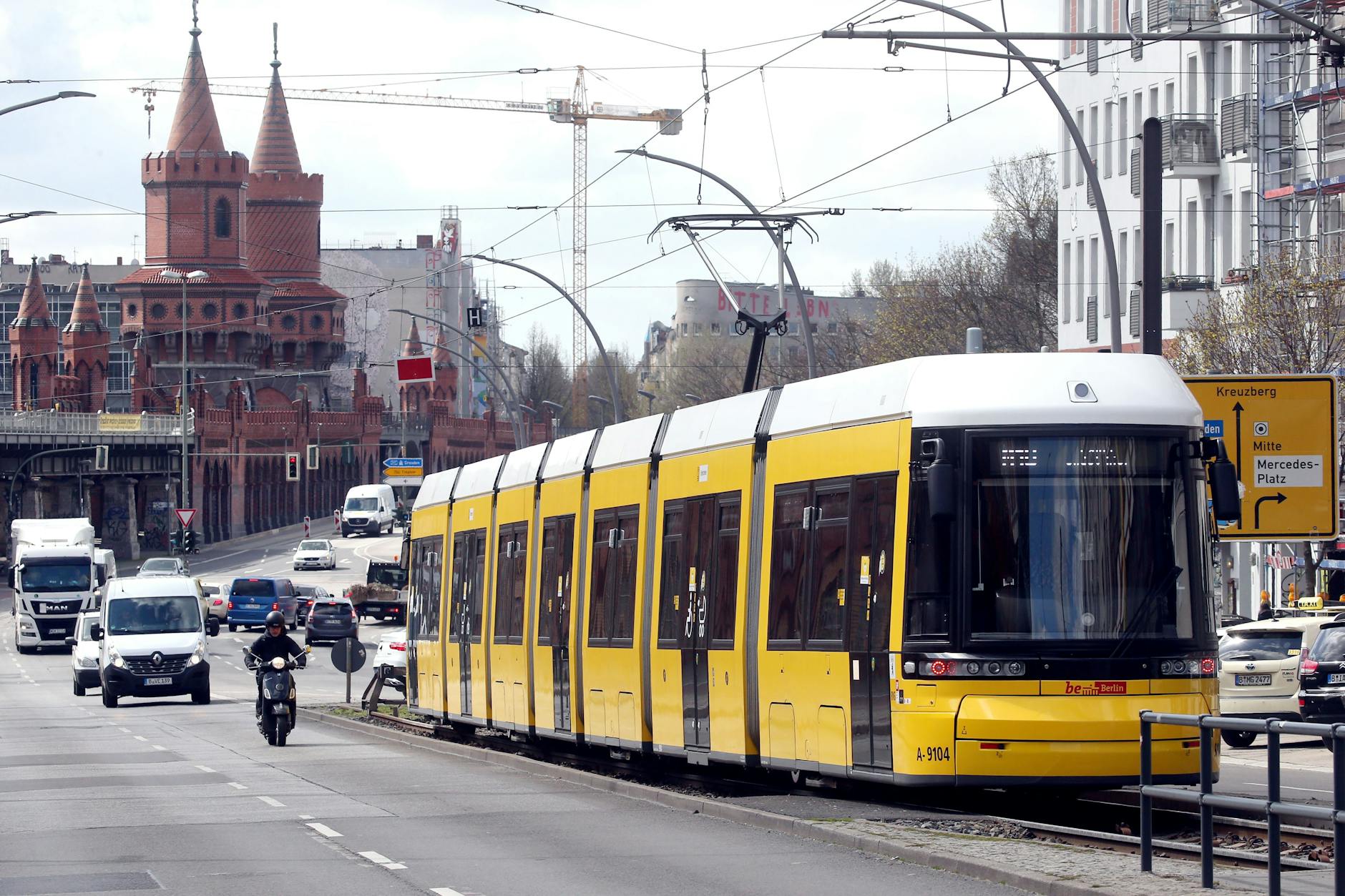 Die Straßenbahn der Linie M10 sollte ursprünglich bis zum Hermannplatz verlängert werden.