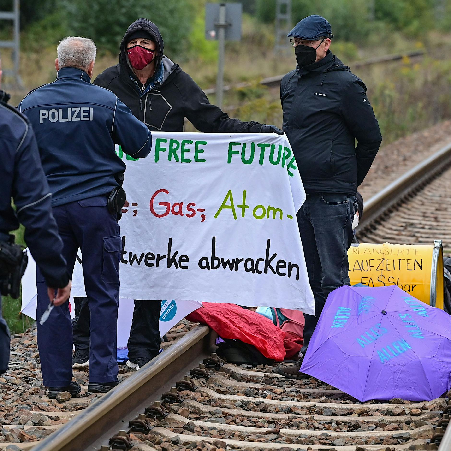 Klimaaktivisten nach Kraftwerk-Blockade vor Gericht