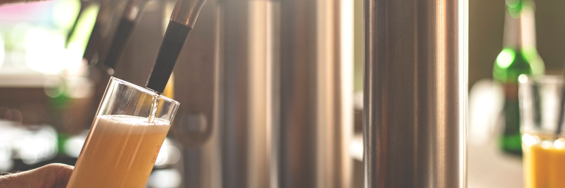 Es gibt kein Bier in Katar. Zumindest rund um die Stadien bei der WM. Der Gastgeber soll seine Zusage zurückgekommen haben und pocht auf ein Alkoholverbot.