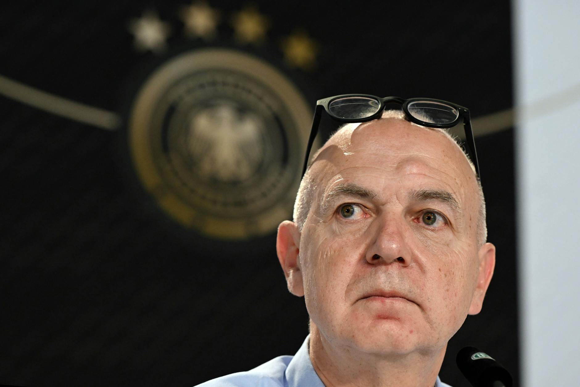 DFB-Präsident Bernd Neuendorf sprach auf der Pressekonferenz Klartext.