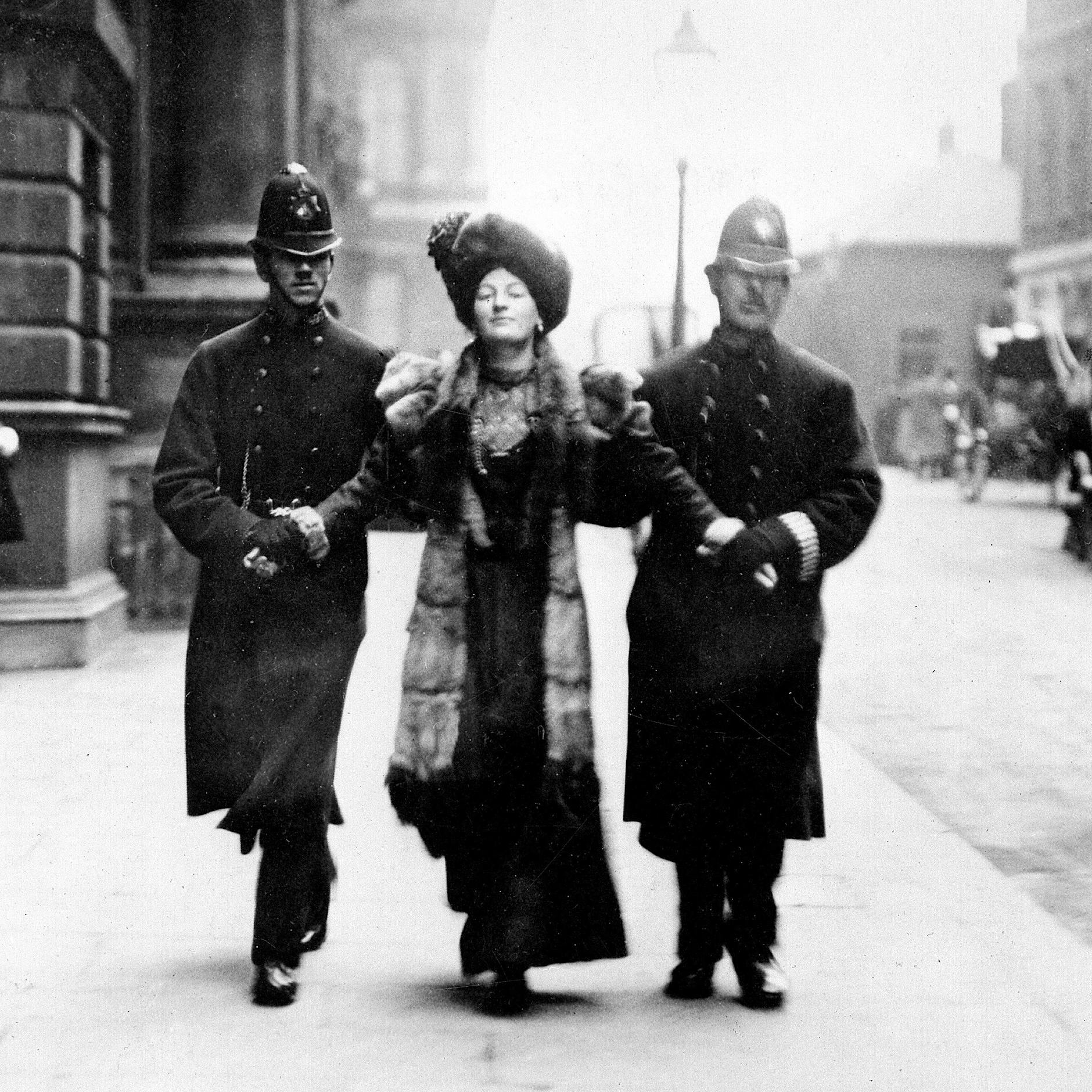 Die Vorbilder der Klima-Aktivisten: Mit Axt und Hackbeil statt Kleber und Brei