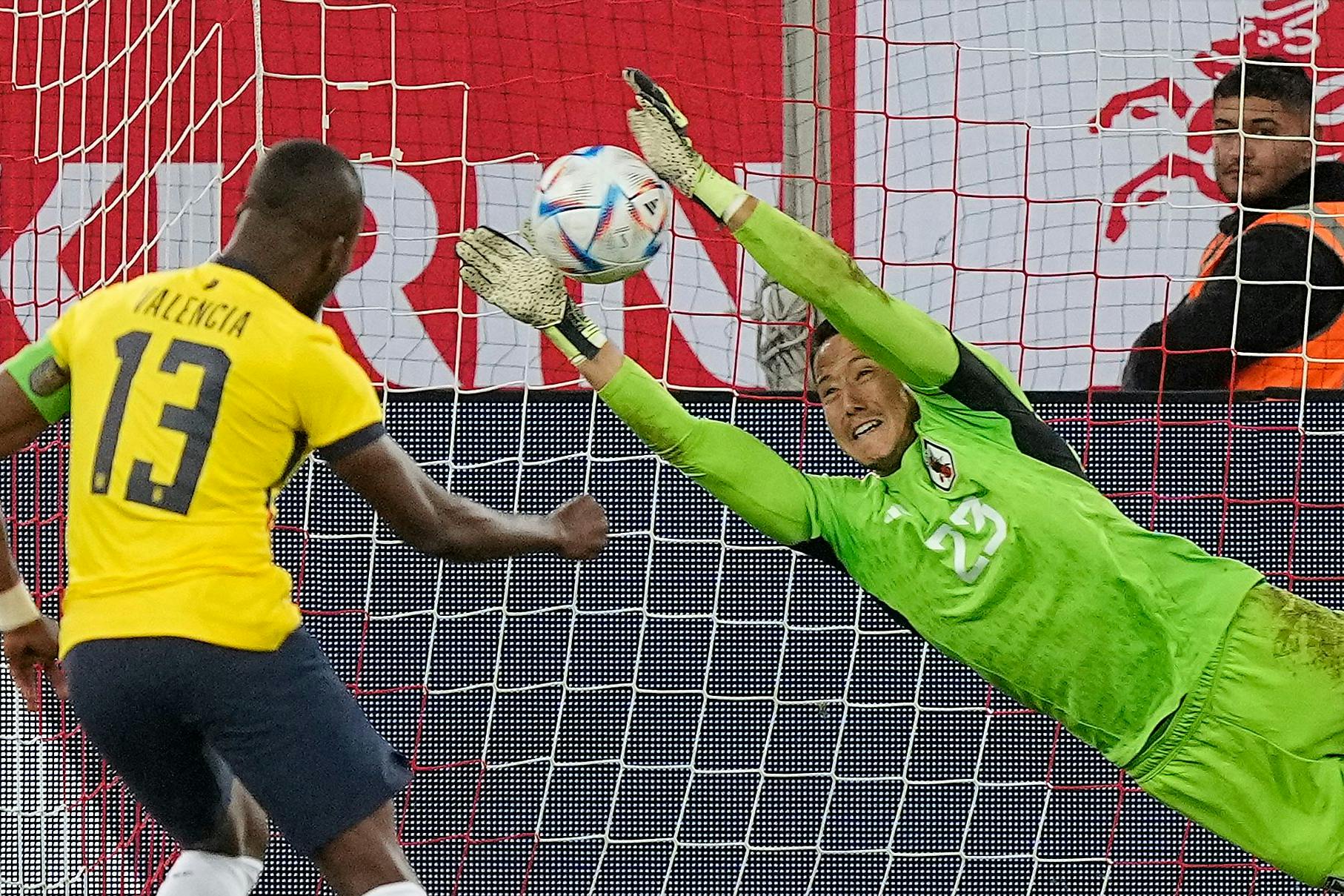 Daniel Schmidt (r.) könnte für Japan im Tor stehen.