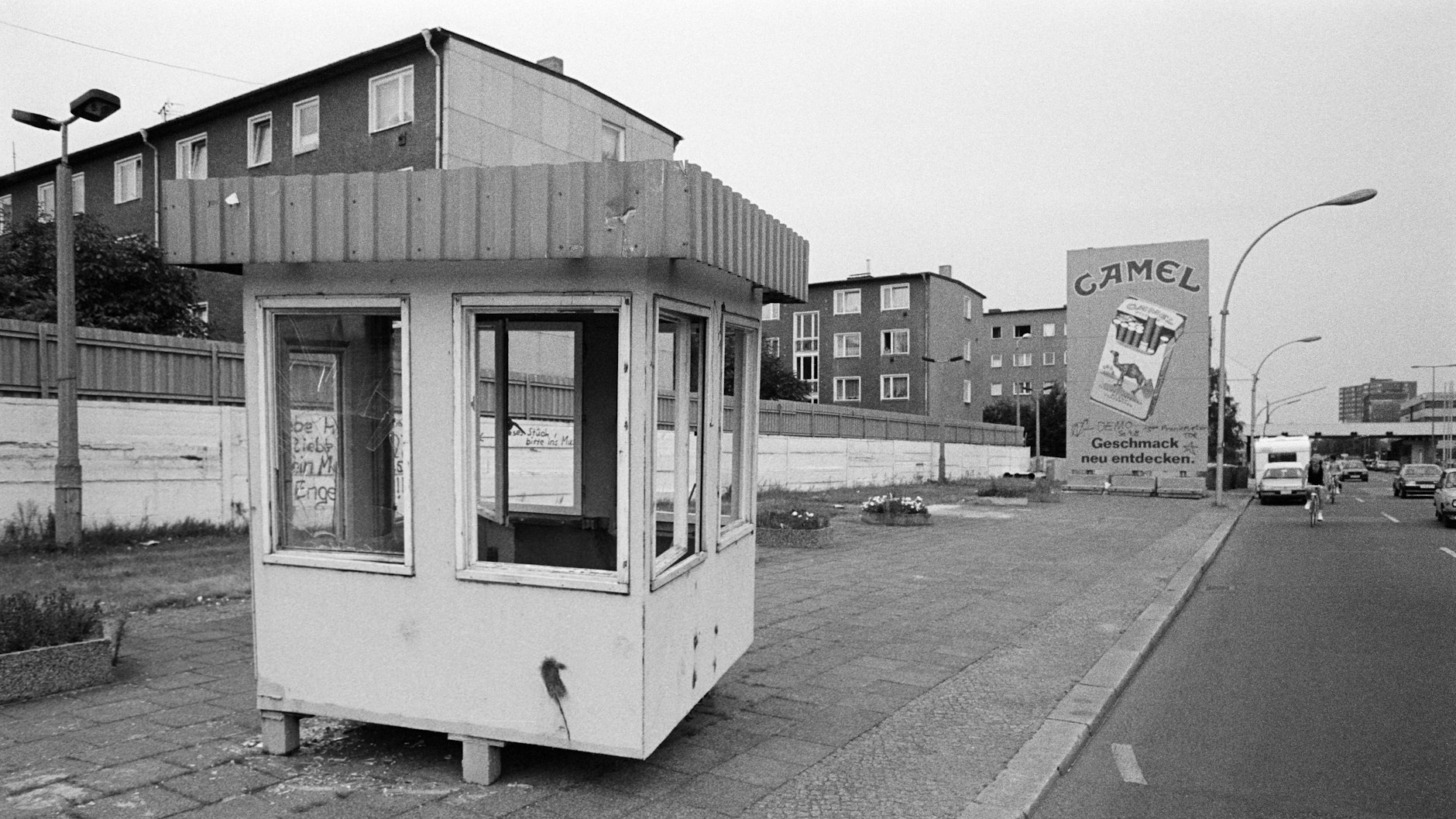 Schnell mal rüber zum Telefonieren: ehemaliger Grenzübergang an der Heinrich-Heine-Straße in Berlin.