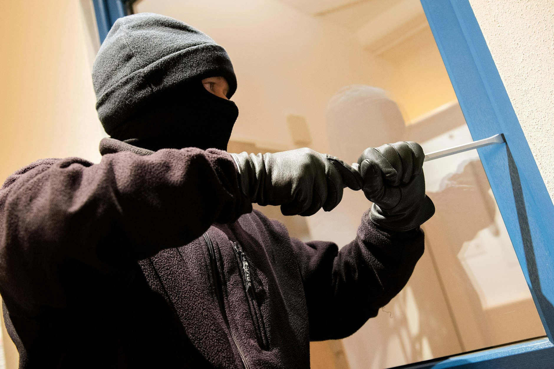 Immer wieder machen sich Einbrecher auch an Berliner Schulen zu schaffen (Symbolfoto).