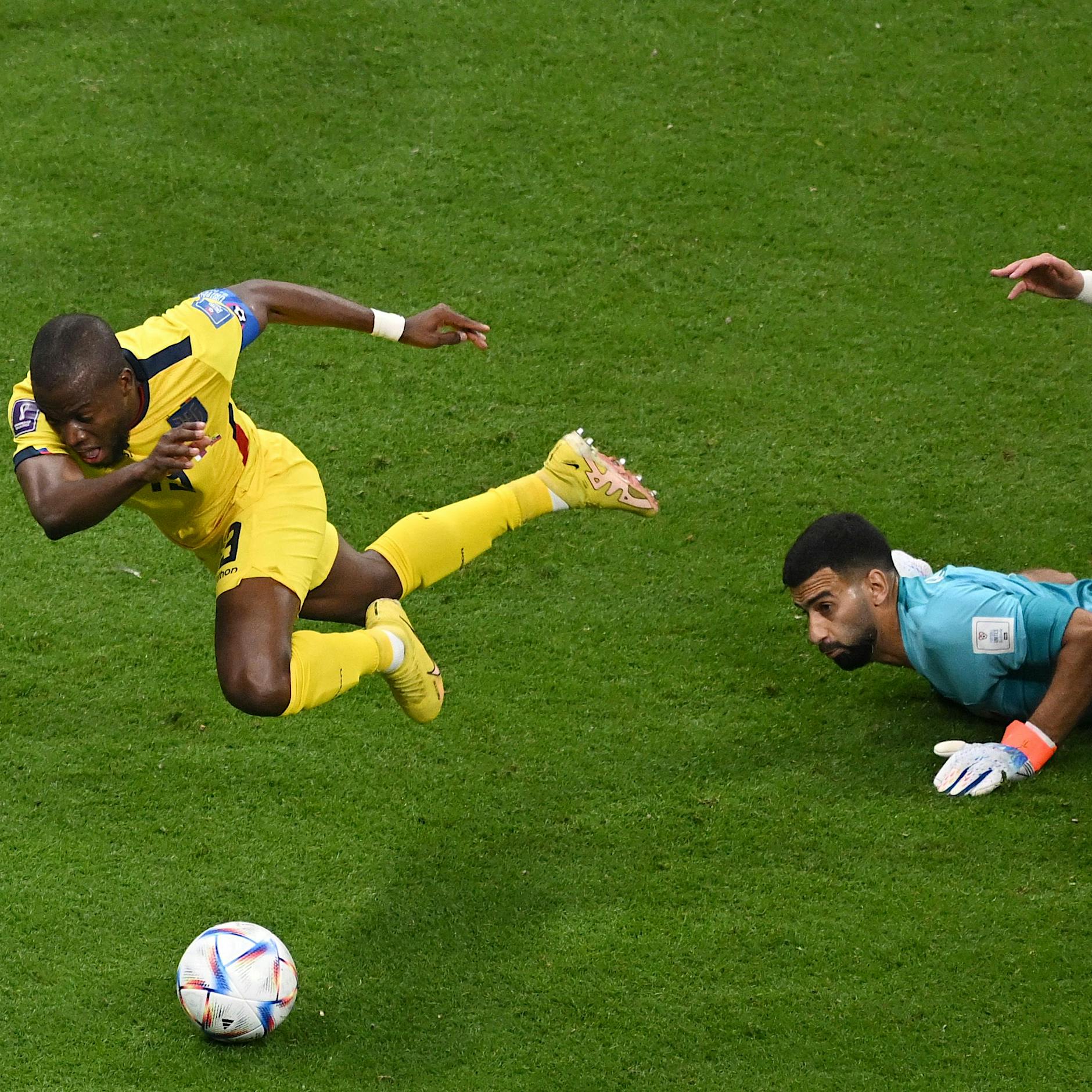 Katar startet mit Morgan Freeman, aber auch mit einer 0:2-Pleite ins Turnier