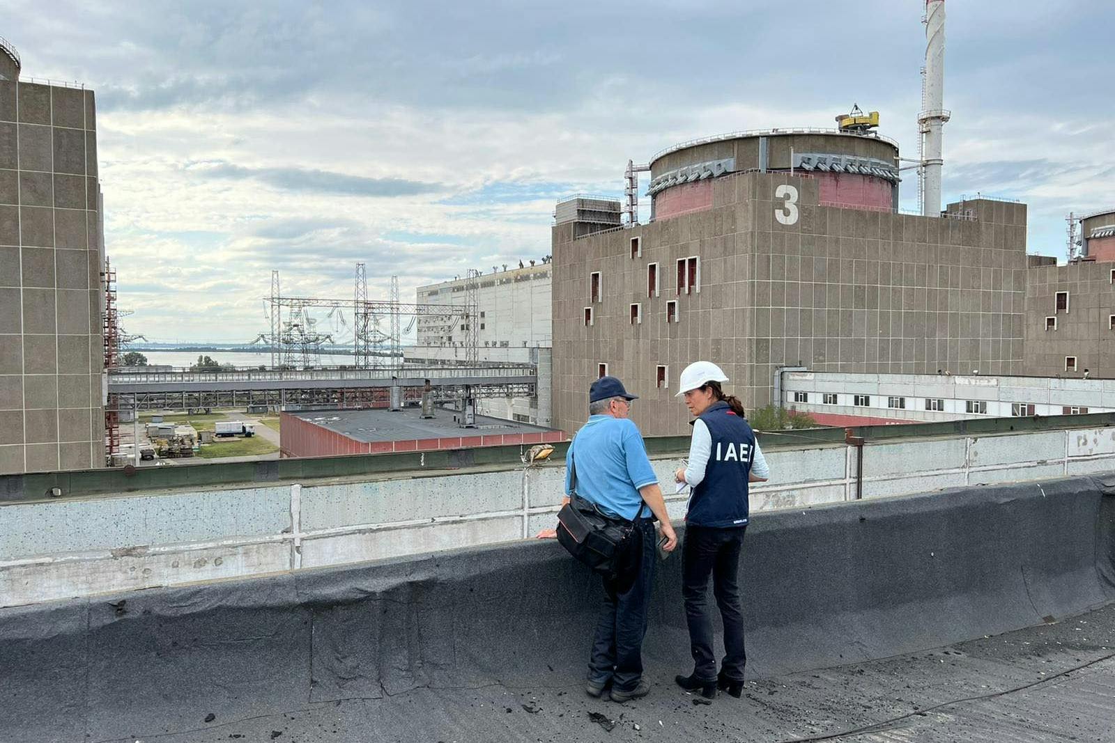 IAEA-Experten trafen am 2. September am umkämpften Atomkraftwerk Saporischschja ein. Einige blieben am Ort.