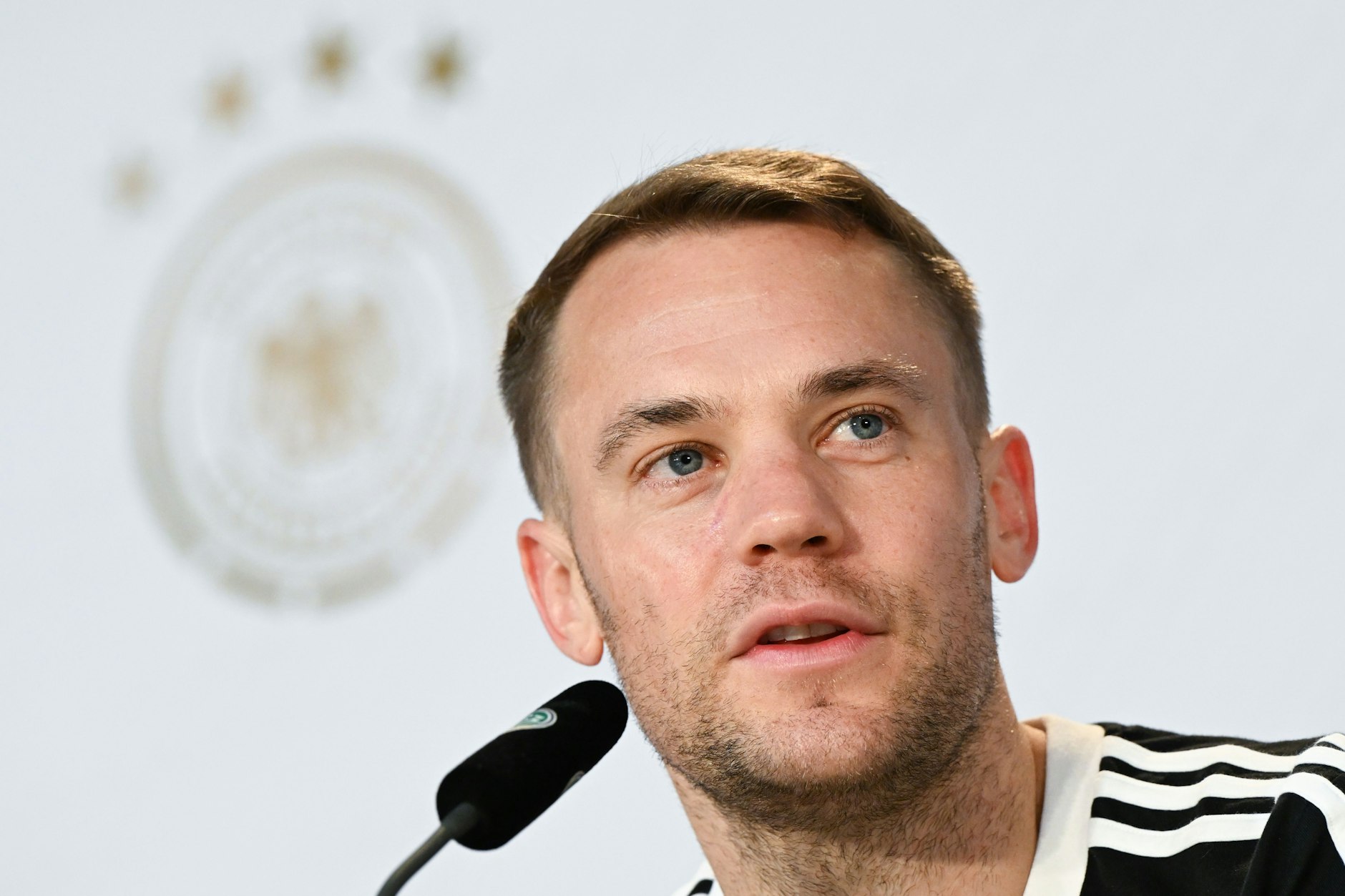 „One Love“ Binde DFB fürchtet Sperre für Manuel Neuer