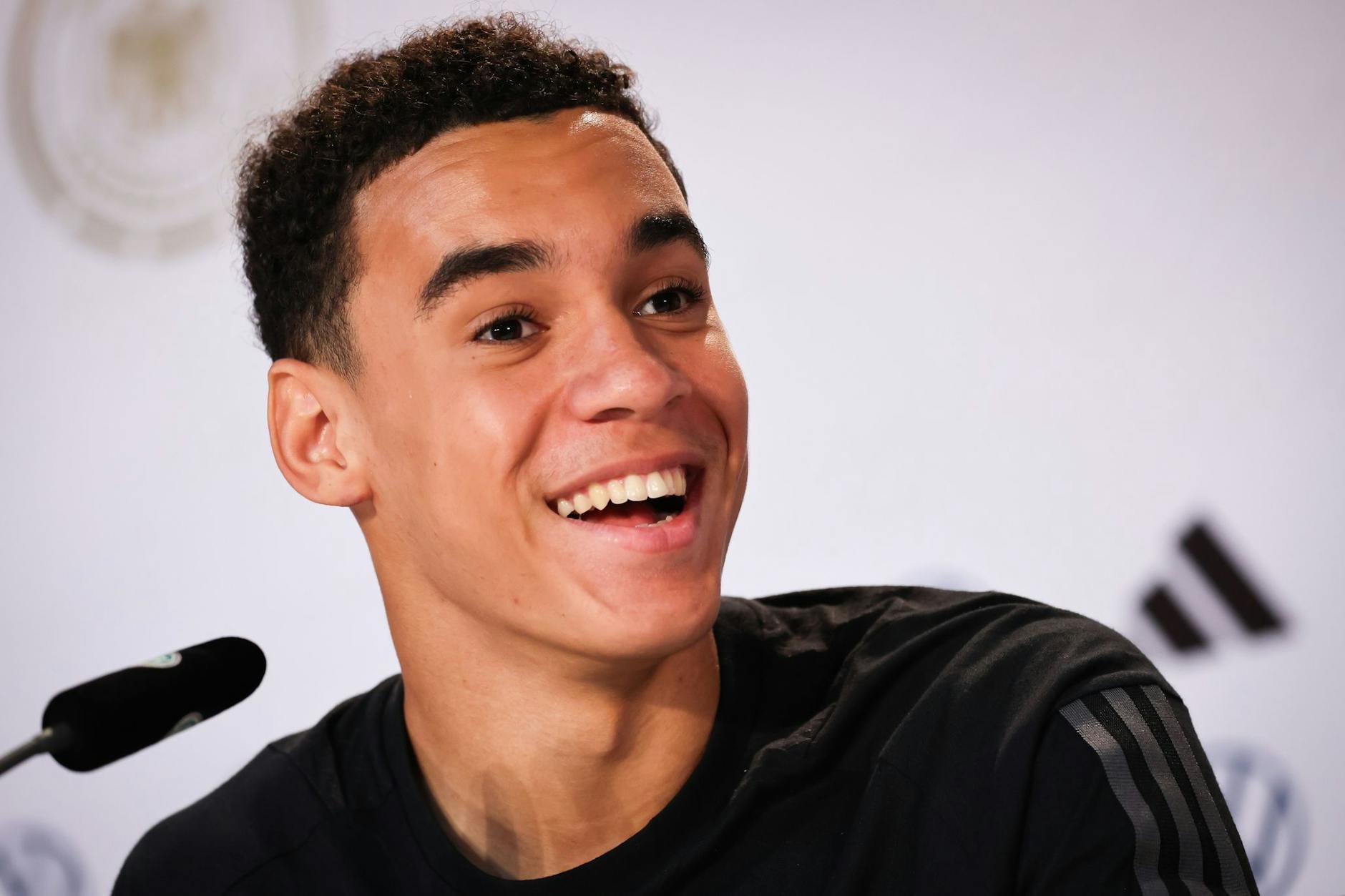 Nationalspieler Jamal Musiala wirkt so, als sei er eigentlich immer gut gelaunt.