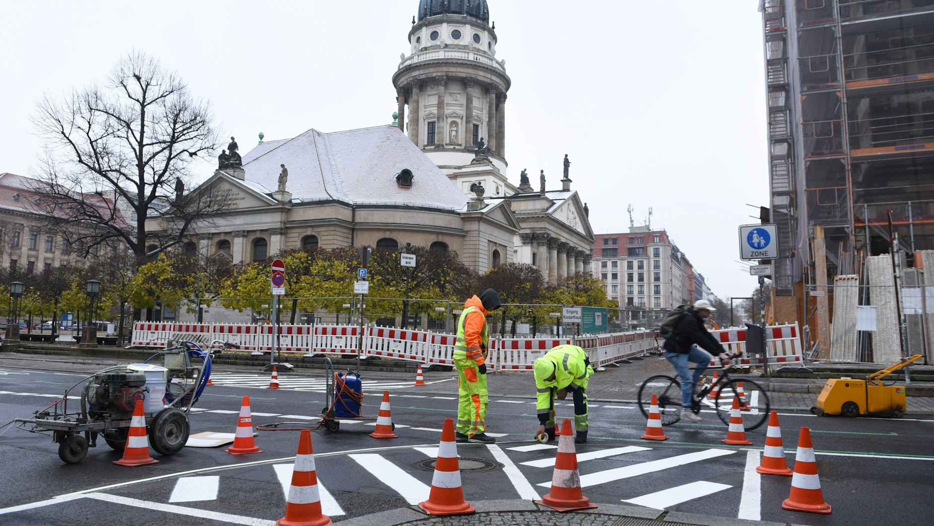 Ein halbes Jahr soll der Umbau der Charlottenstraße zur Fahrradstraße dauern.