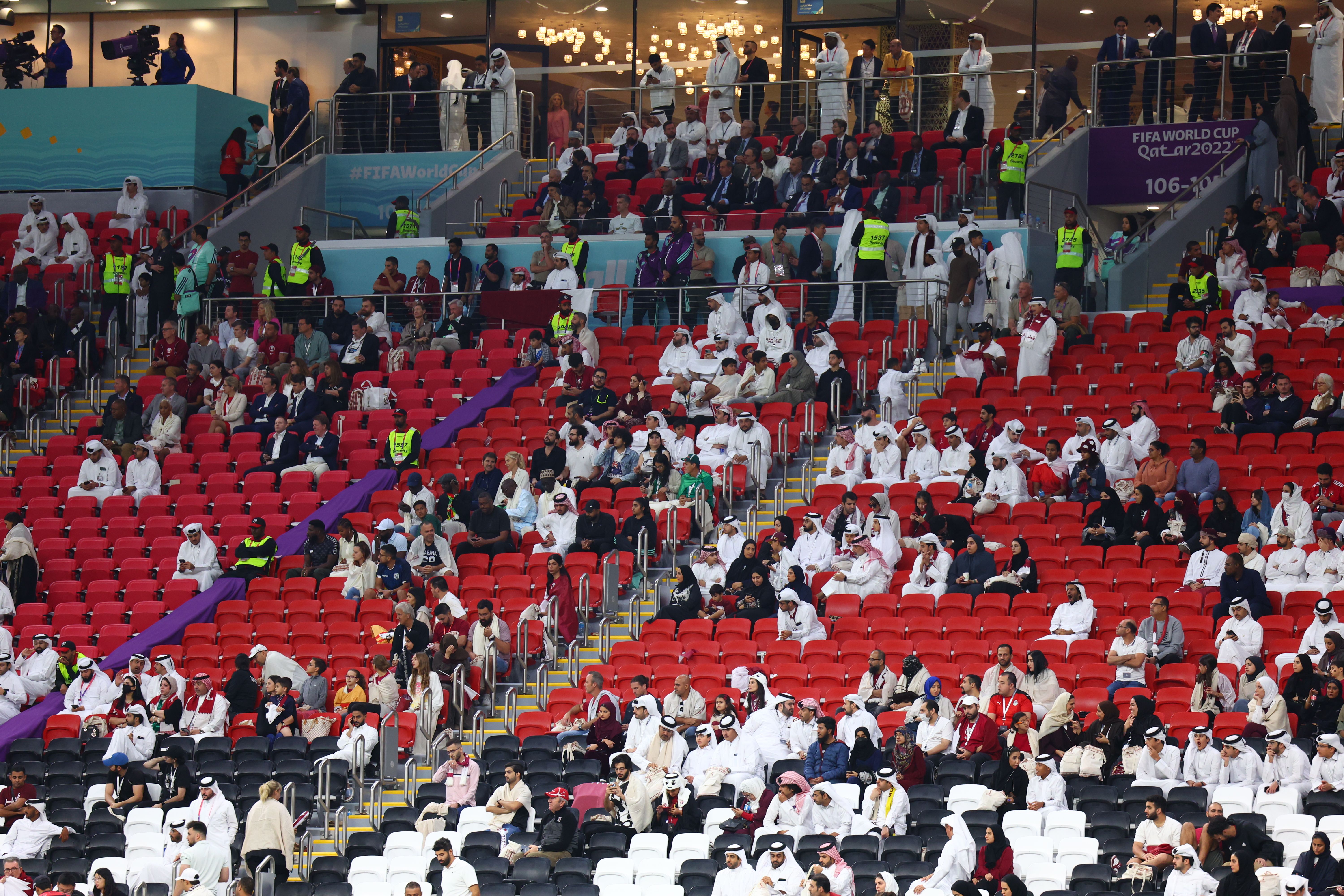 Image - Das peinlichste WM-Eröffnungsspiel aller Zeiten: Katarer boykottieren mit Stadionflucht ihre eigene WM