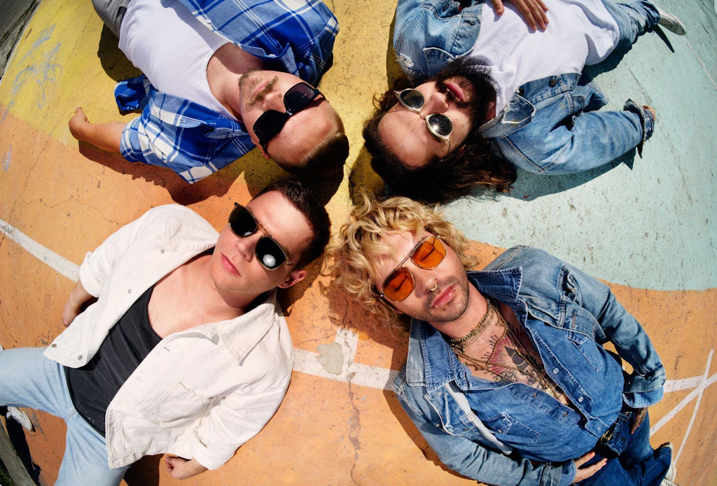 Tokio Hotel im Interview: „Wir ertränken die Sorgen in Champagner“