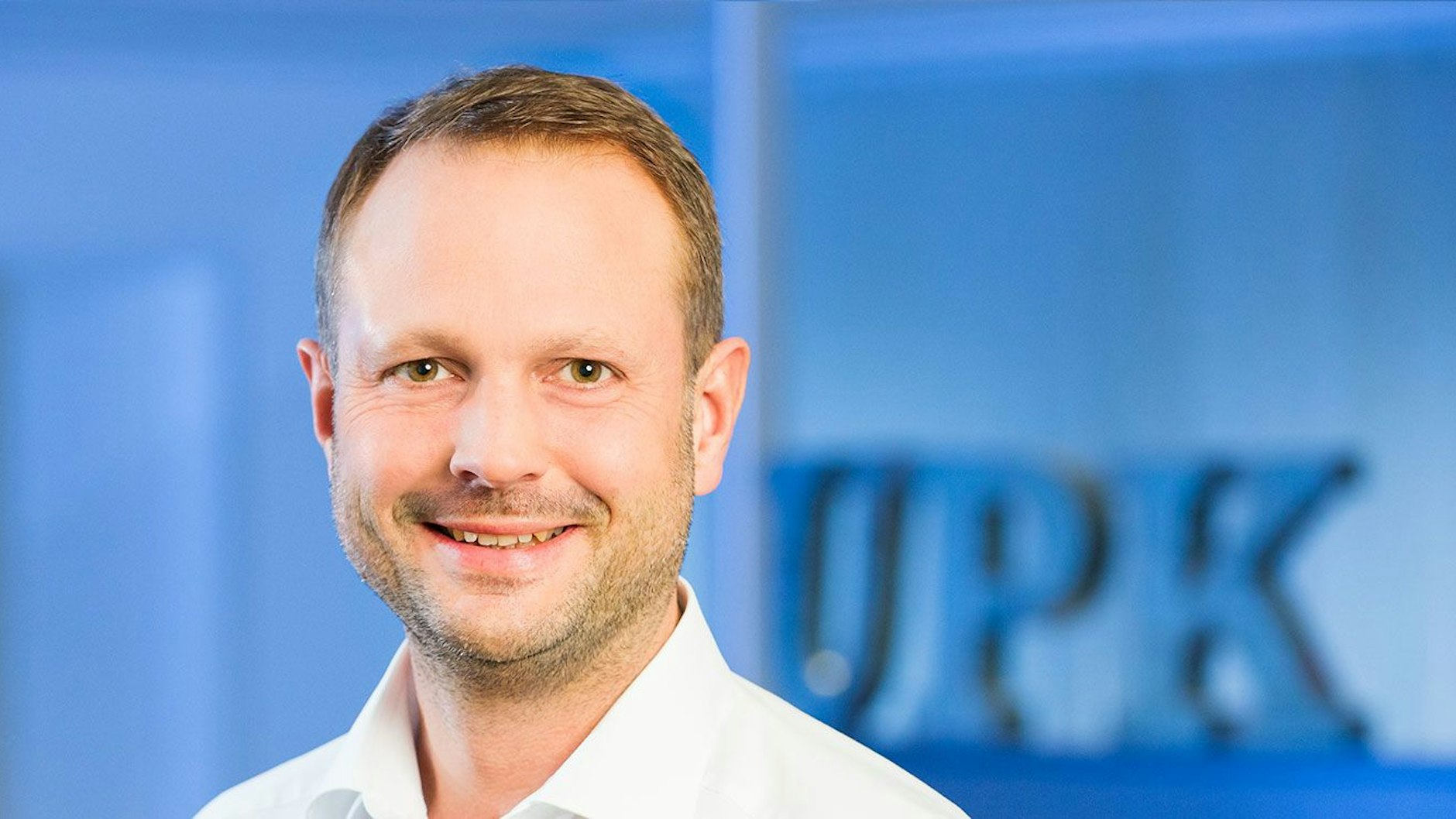 Dr. Tobias Jäger erklärt, warum Mann bei länger anhaltenden Potenzproblemen zum Arzt gehen sollte.