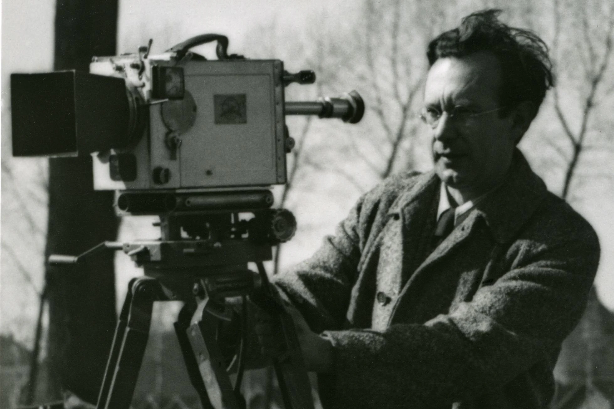 Alfred Ehrhardt an der Filmkamera, undatiert