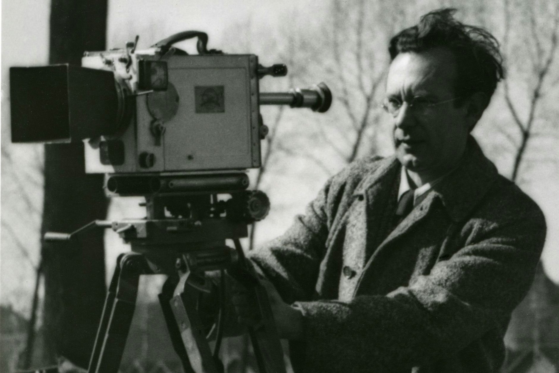 Alfred Ehrhardt an der Filmkamera, undatiert