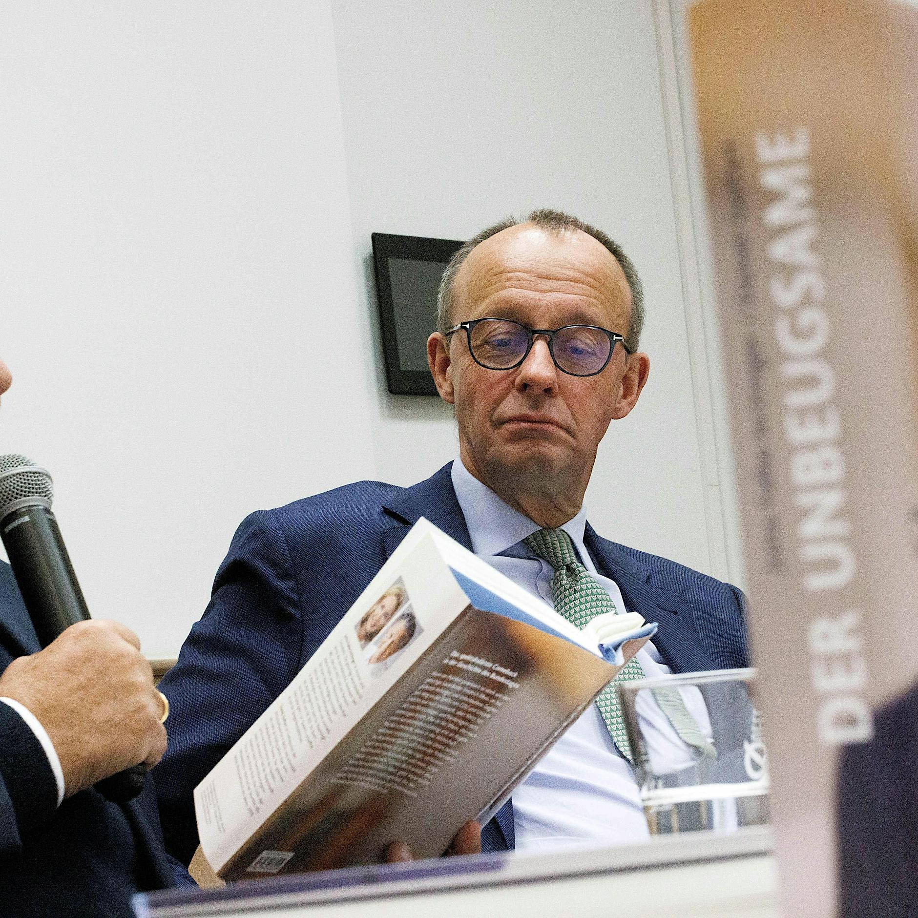 Scholz gegen Merz: Die große Märchen-Show im Bundestag Scholz gegen Merz: Die große Märchen-Show im Bundestag
