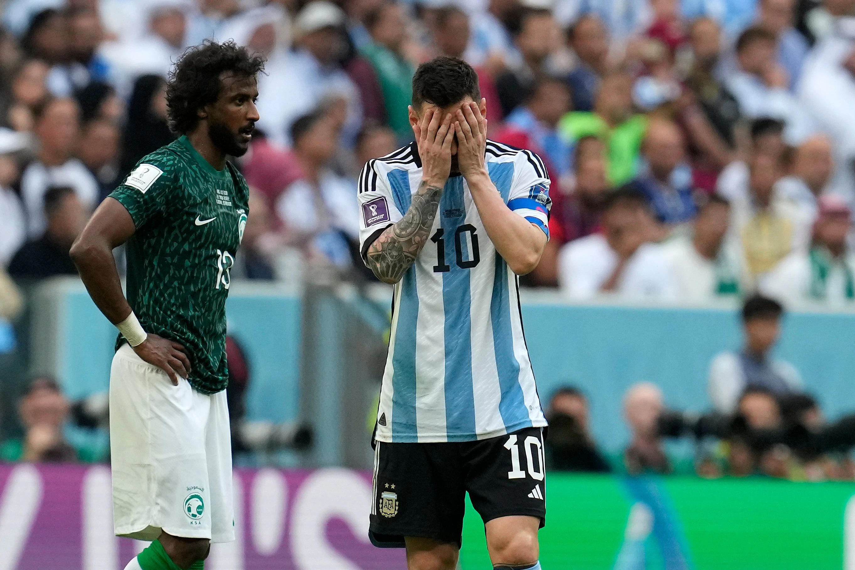 Messi bringt seine Enttäuschung und sein Entsetzen zum Ausdruck.