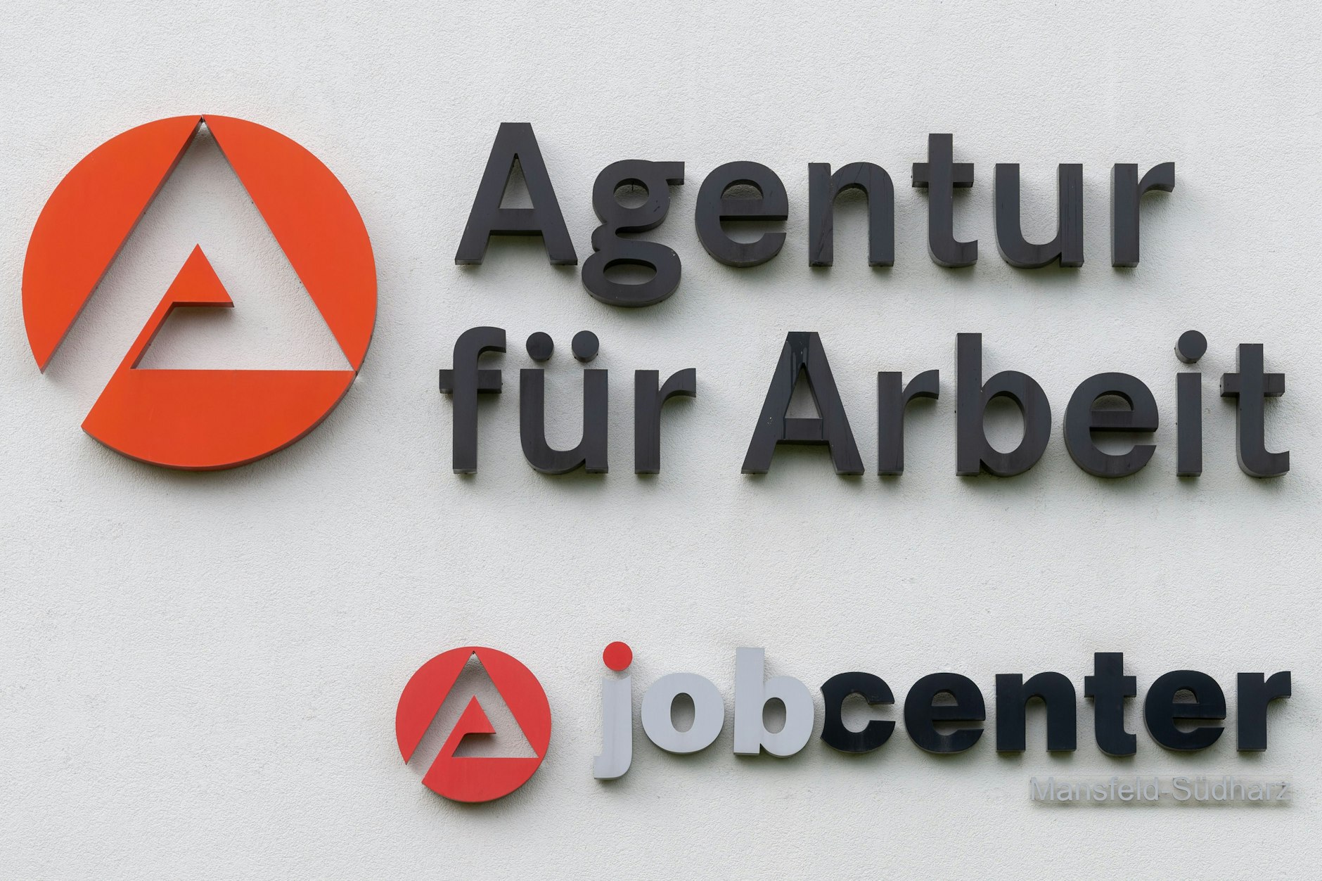 Die Jobcenter müssen sich um das Bürgergeld statt um Hartz IV kümmern.