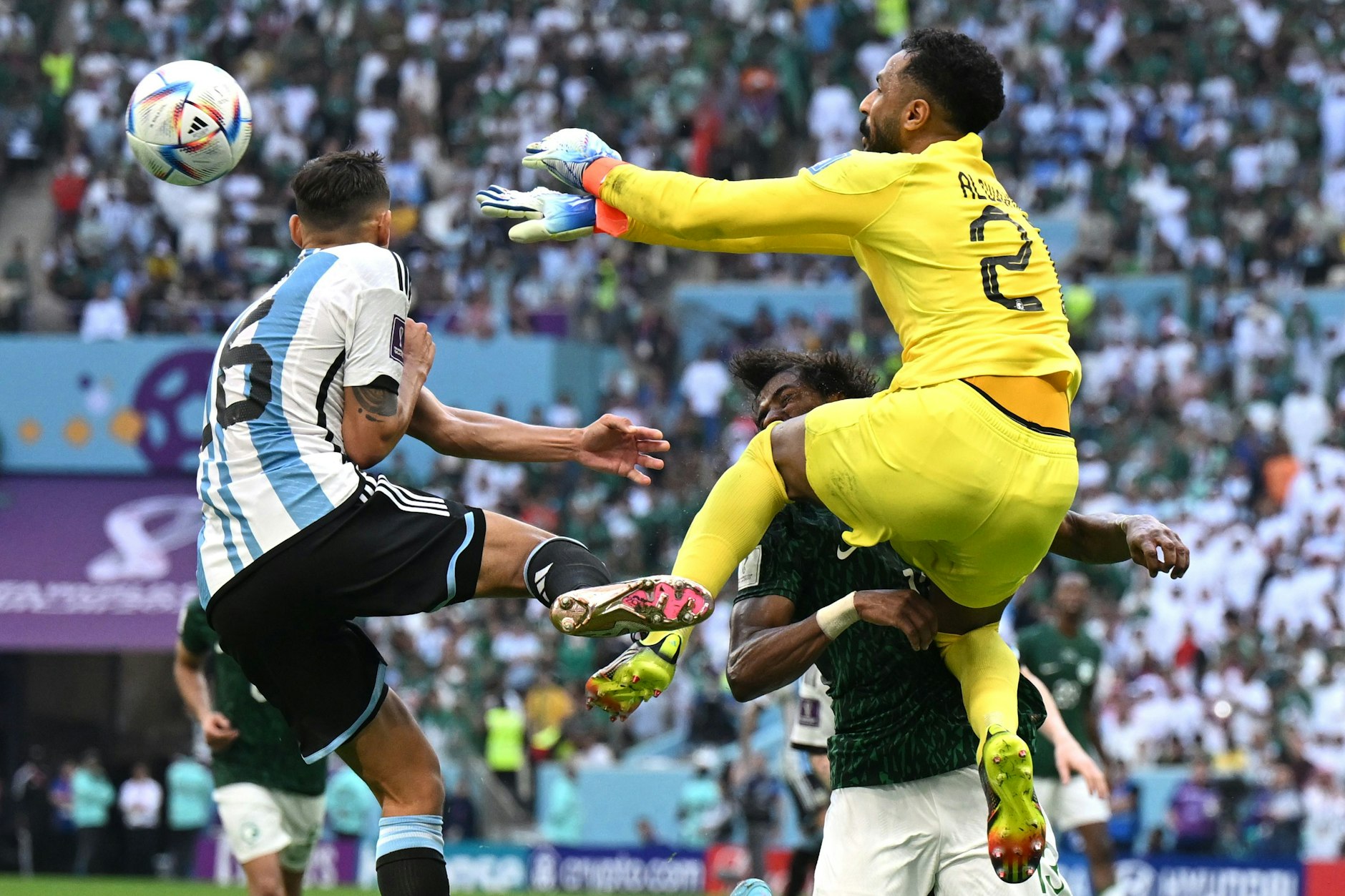 Dieser Zusammenprall zwischen Mohammed-Al-Owais (o.) und Yasser Alshahrani (u.) war heftig.