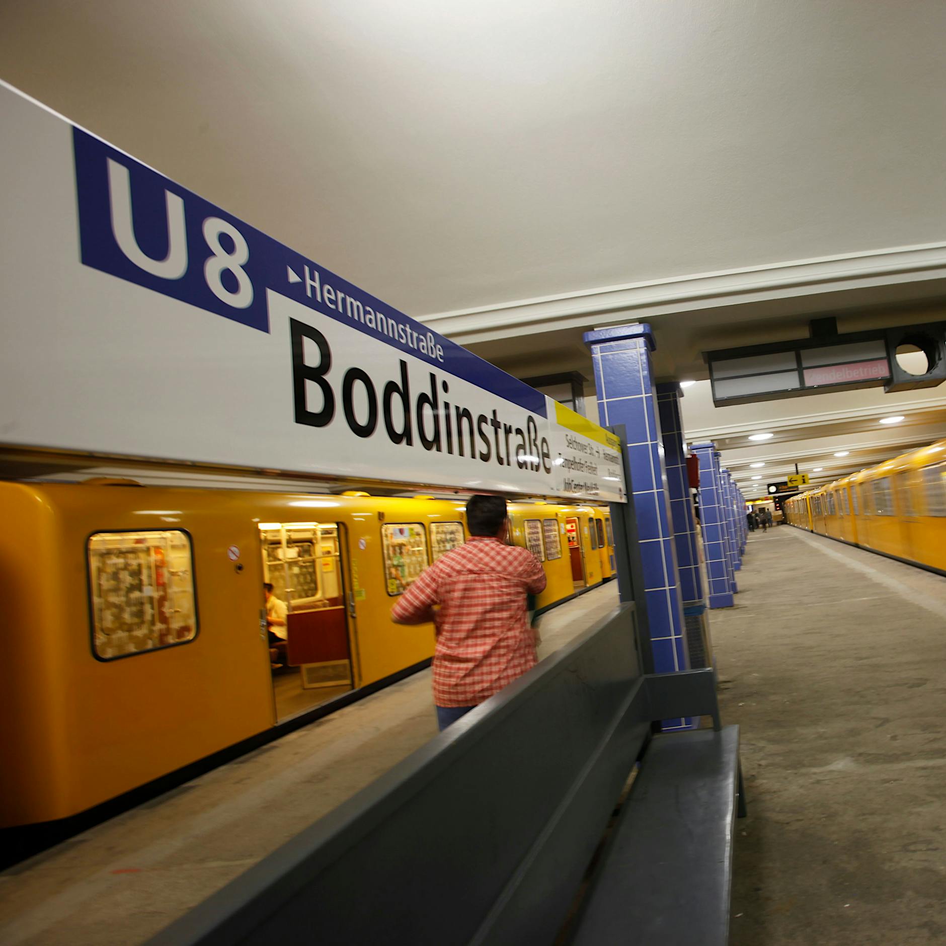 U8: Polizei fahndet nach den Schlägern von der Boddinstraße