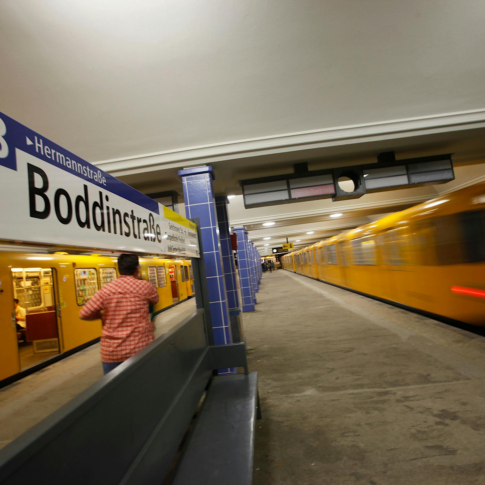 „Es riecht nach Kotze und Pisse“: Sind das wirklich die schlimmsten Berliner Bahnhöfe?