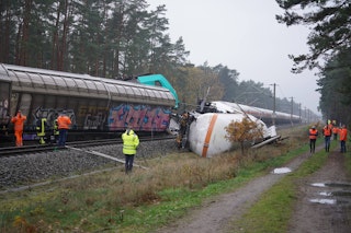 Nach Güterzug-Crash: Einschränkungen auf der Bahnstrecke Berlin-Hannover bleiben bis Mitte Dezember!