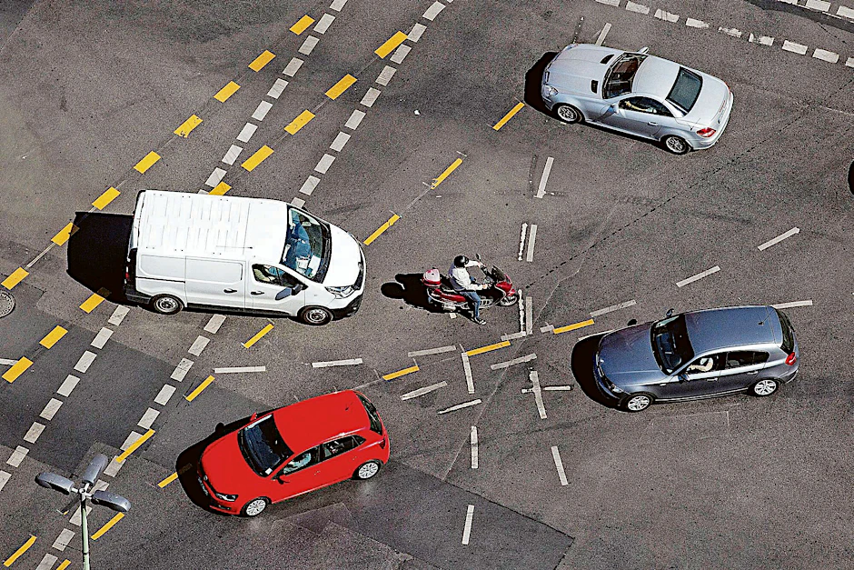 Auto gegen Radfahrer oder Rad gegen Autofahrer - eine Ansichtssache. 