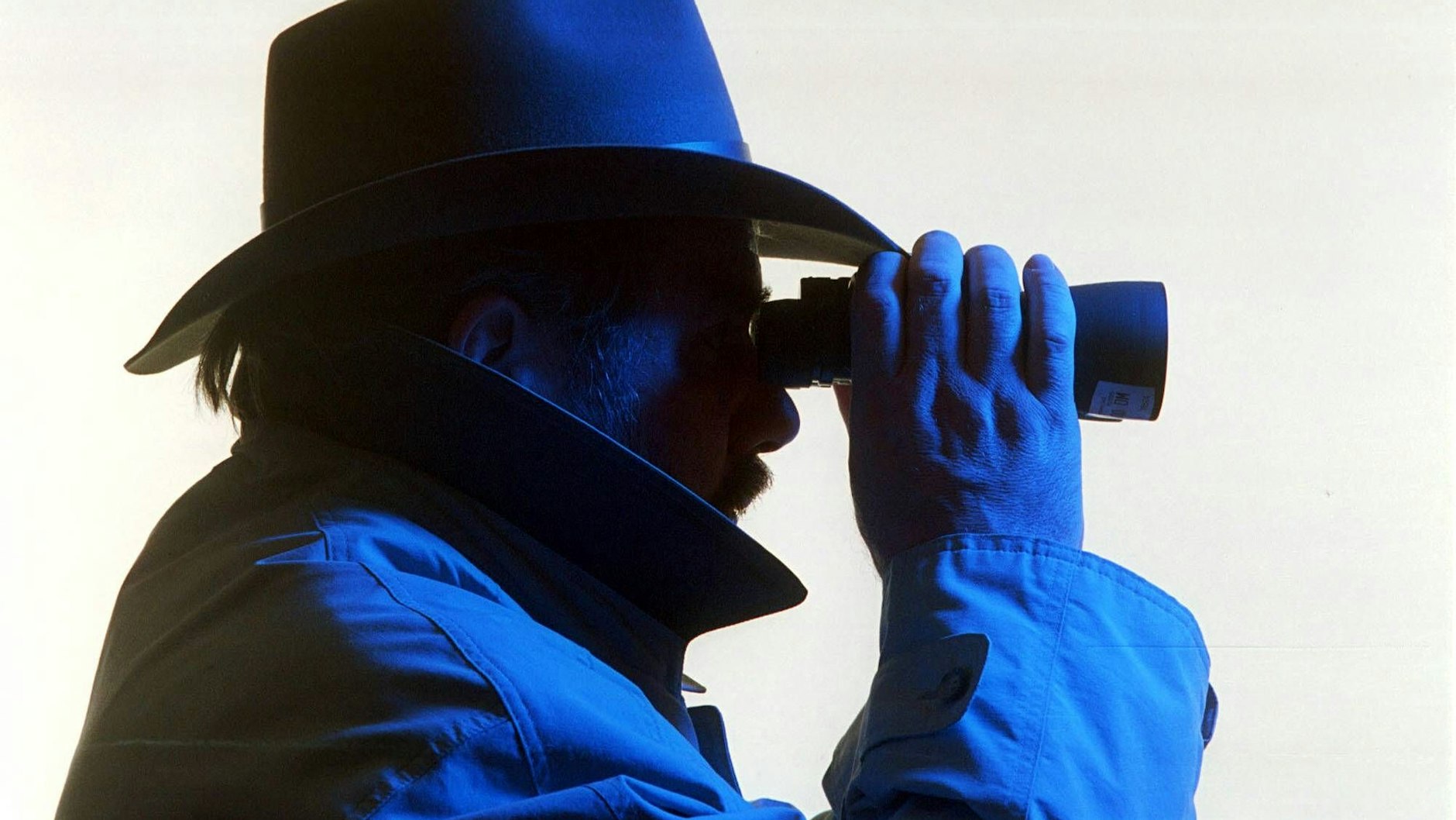 CIA und FBI rekrutieren neue Agenten unter unzufriedenen Russen.