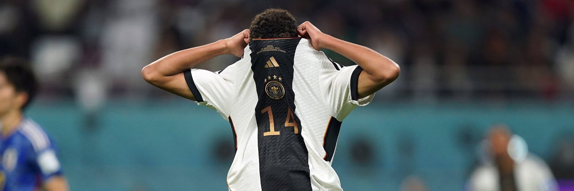 Das WM-Trikot der deutschen Nationalmannschaft soll gar nicht so nachhaltig sein, wie Hersteller Adidas behauptet. 