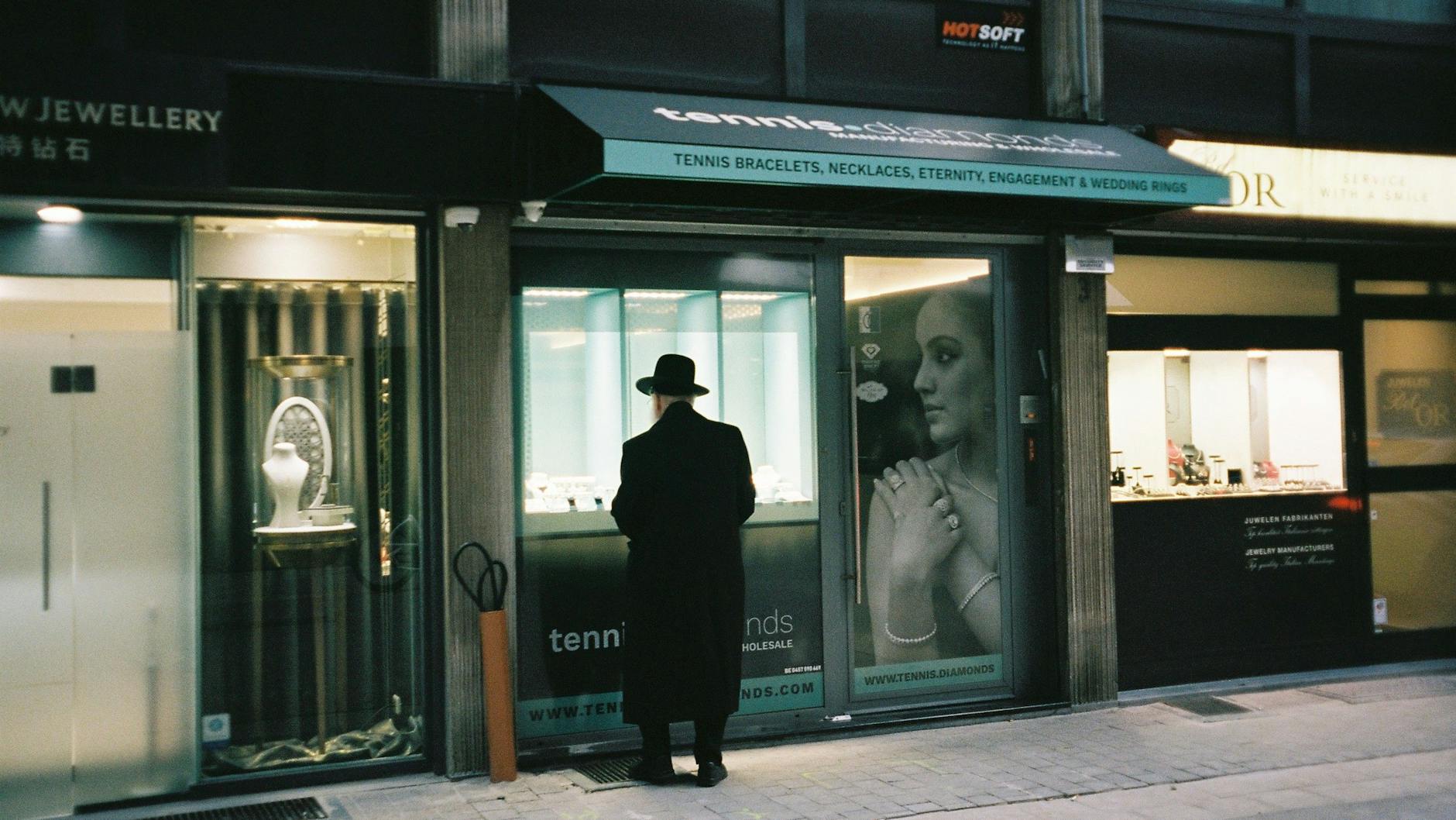 Ein Juwelierladen im Diamantenviertel in Antwerpen – die Stadt ist eines der Zentren des weltweiten Handels mit Edelsteinen.