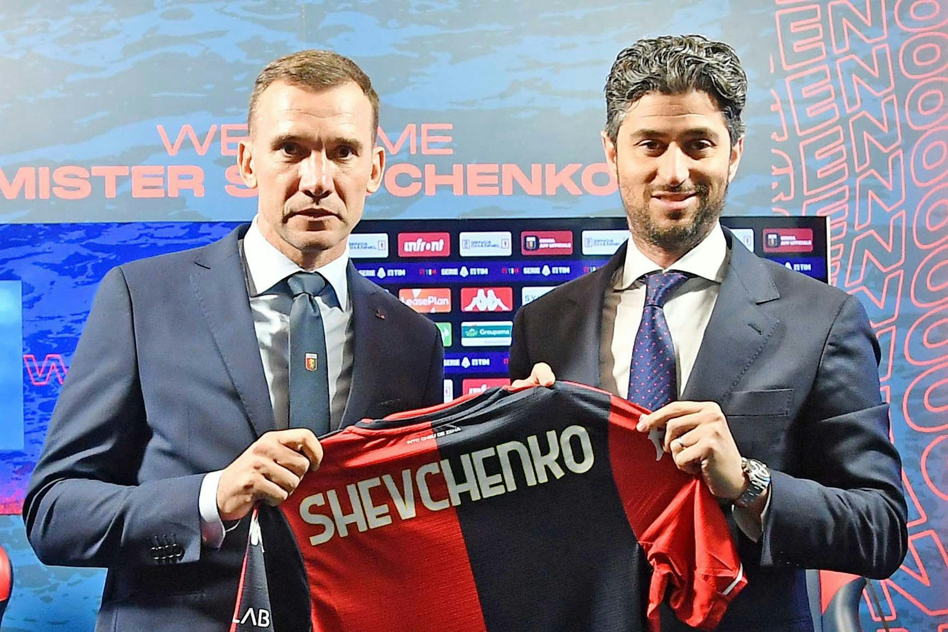 Josh Wander (r.), der mit 777 Partner voriges Jahr bei CFC Genua einstieg, bei der Präsentation von Andrij Schewtschenko als neuem Trainer.