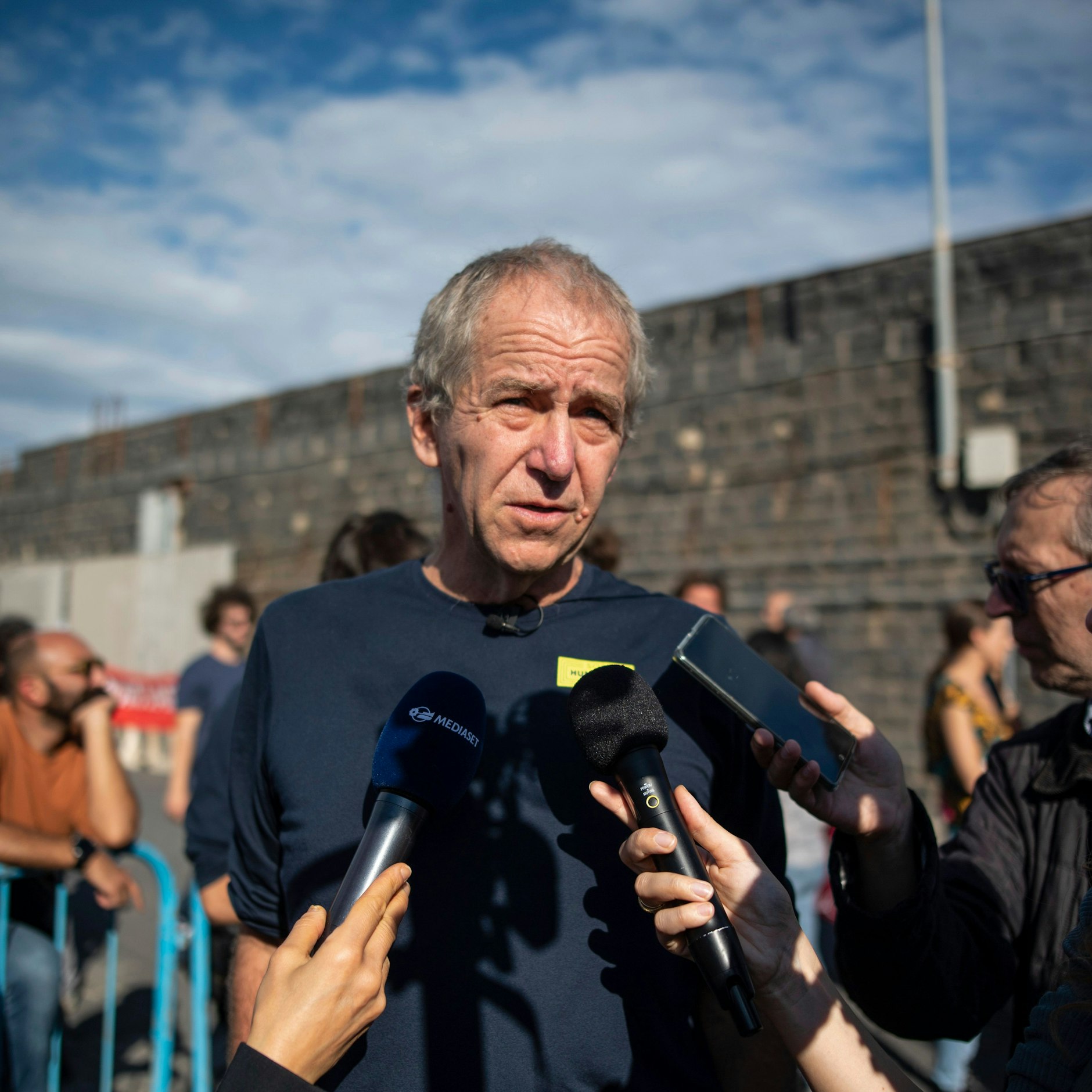 Joachim Ebeling, Kapitän der&nbsp; "Humanity 1", bei einer Pressekonferenz im italienischen Hafen Catania auf Sizilien (Archivbild vom 7. November 2022).&nbsp;&nbsp;