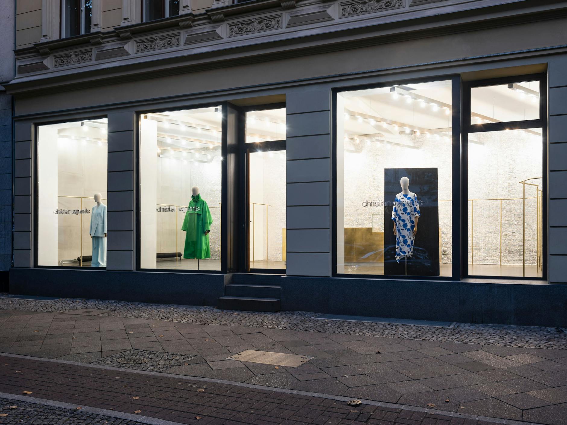 Christian Wijnants' new store fits perfectly into Potsdamer Strasse, where luxury blends harmoniously with urbanity.