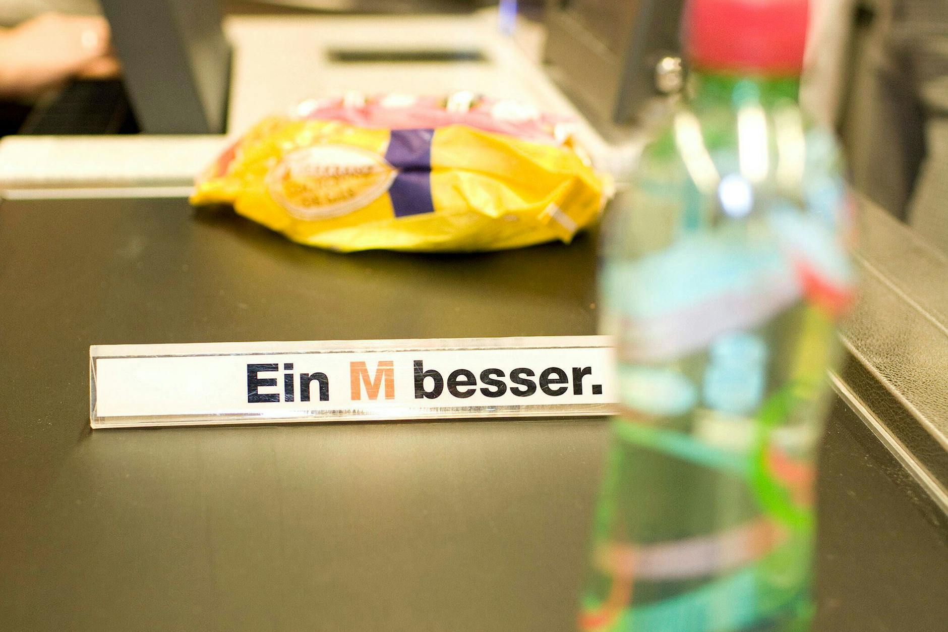 Warentrenner an der Supermarktkasse.