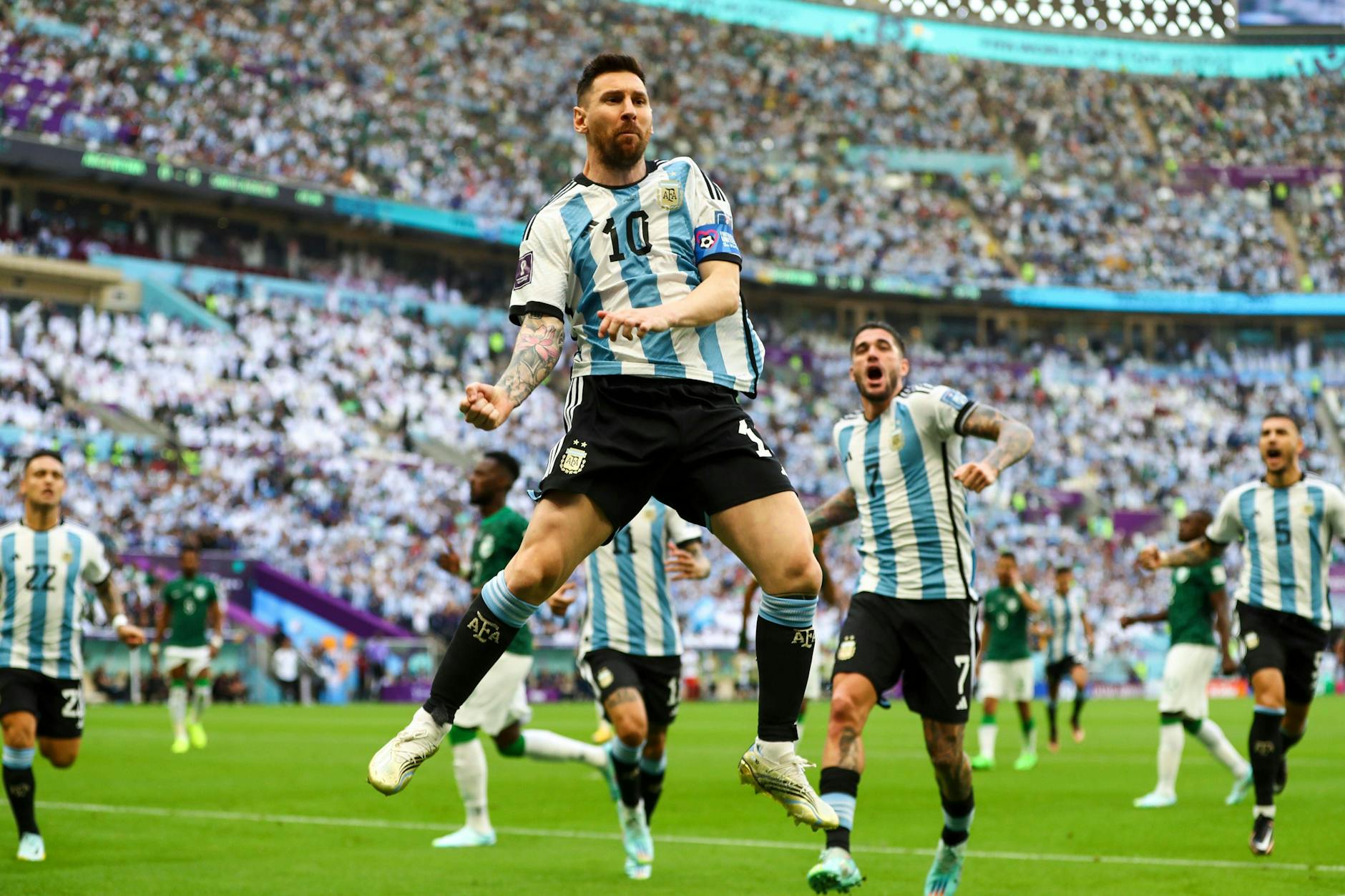 So wie hier nach dem 1:0 gegen Saudi-Arabien möchte Lionel Messi am Sonnabend gegen Mexiko wieder jubeln - auch nach dem Abpfiff.