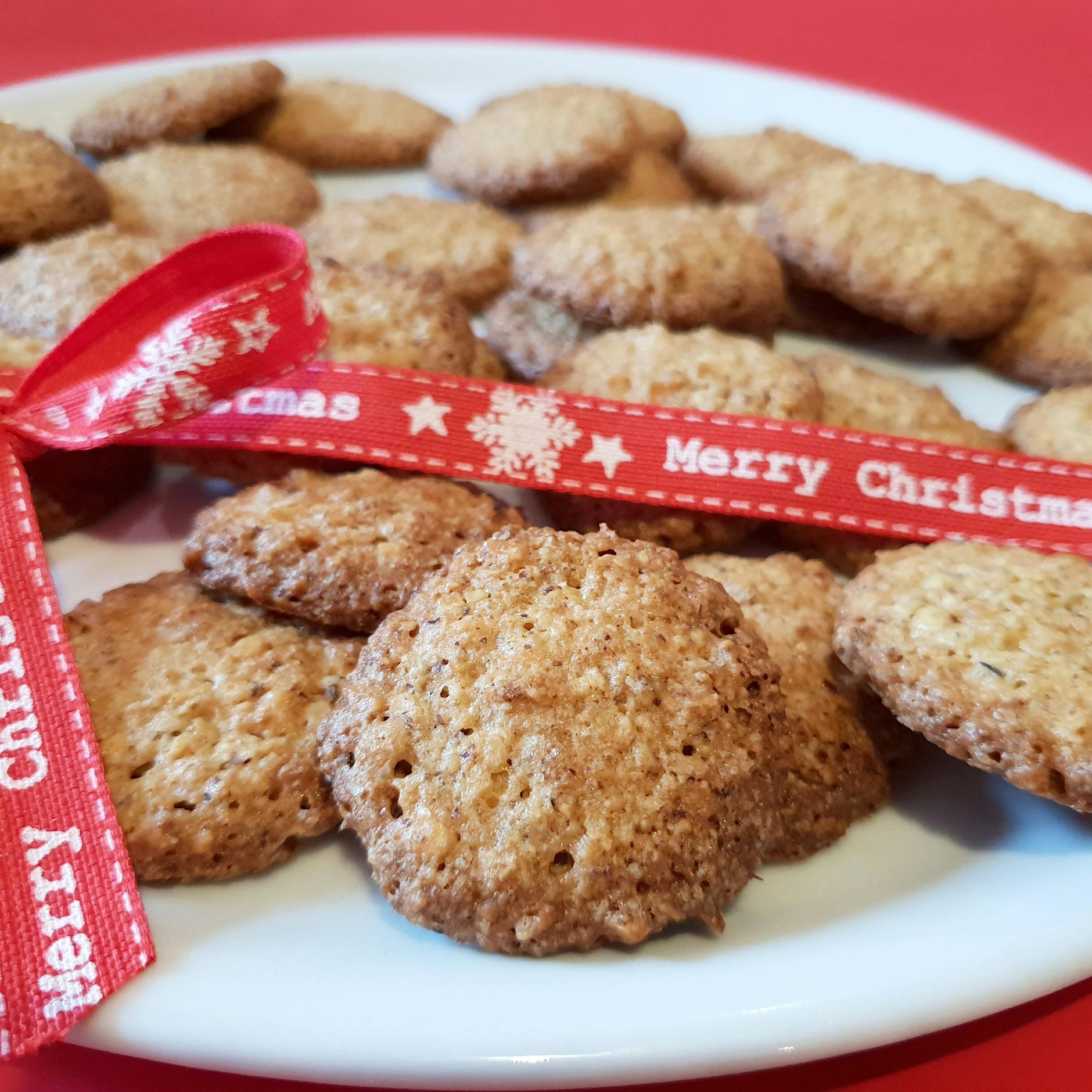 Perfekt in der Weihnachtszeit: Haselnuss-Plätzchen ohne Mehl – das Rezept ist genial