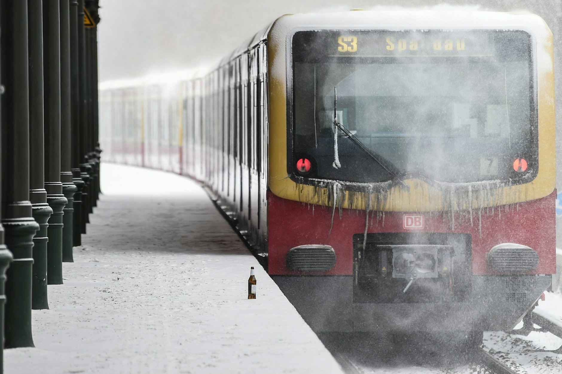 Eisige Kälte und sogar ein bisschen Schnee erwarten uns in den kommenden Wochen. Rund um den 3. Advent sind sogar -15 Grad drin.