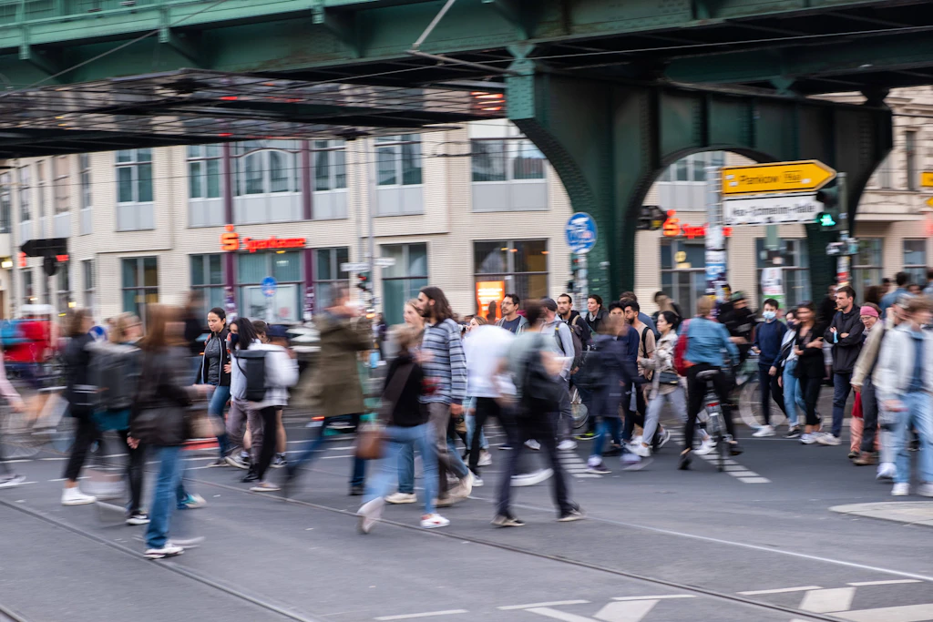 Bedrängt, beschimpft, bedroht: Berliner Fußgänger leben gefährlich