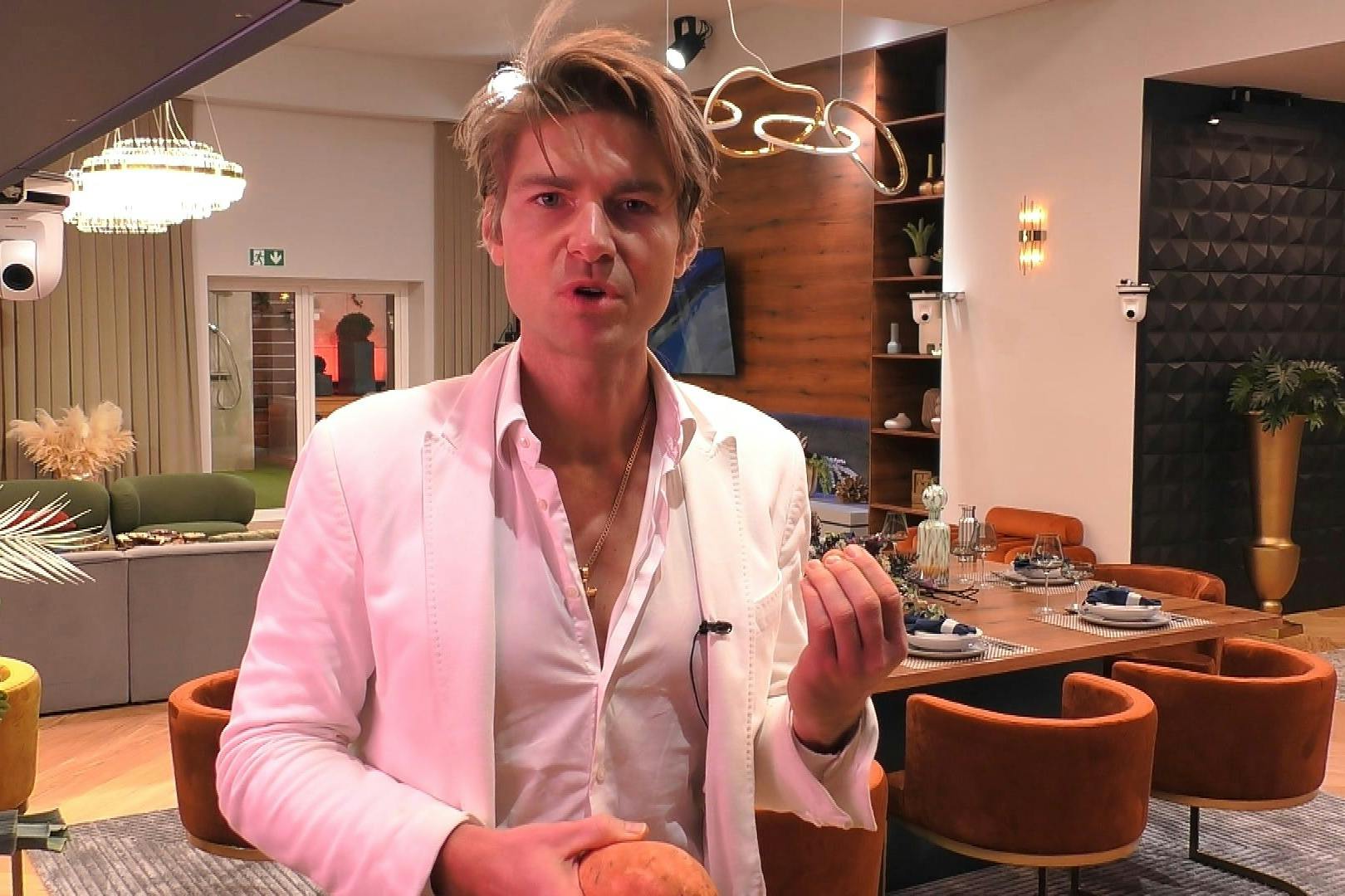 Redet, sprüht, filmt, redet, tanzt, quasselt, sprüht und das 24/7: Jeremy Fragrance