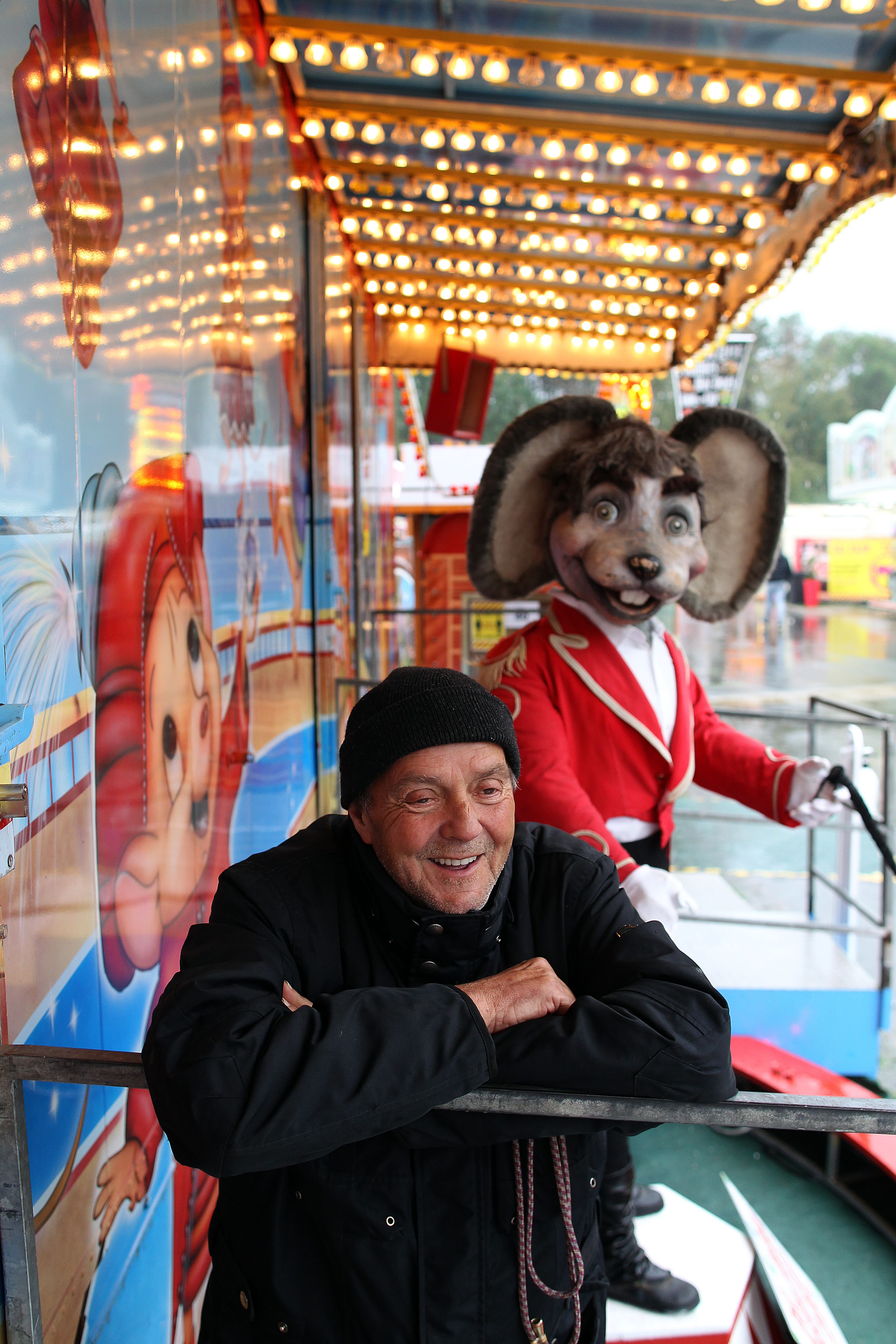 Image - Rummel-Sensation! Bericht: Spreepark-Chef Norbert Witte (67) geht mit einer Achterbahn auf Reisen