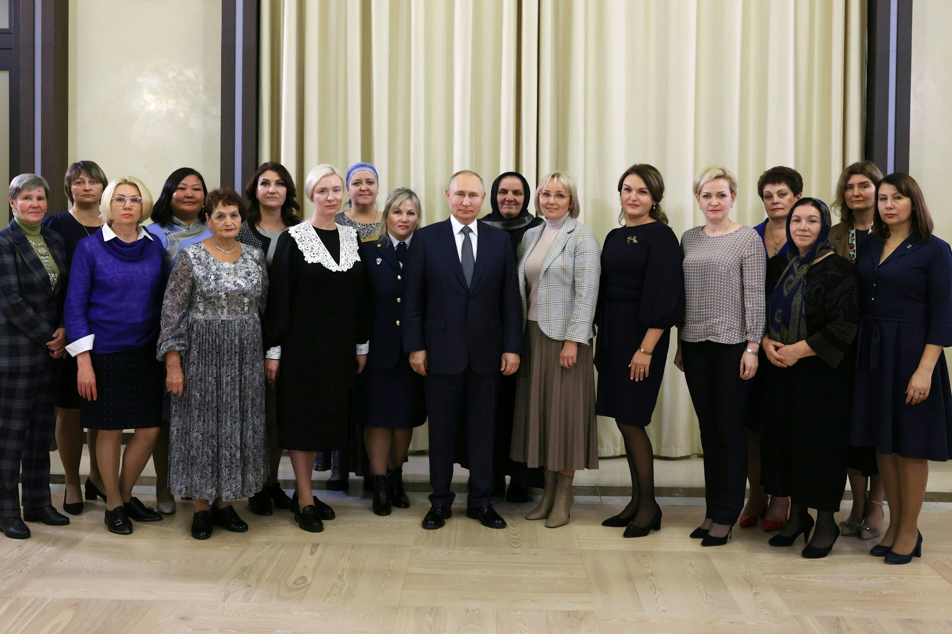 Wladimir Putin bei dem Treffen mit "Soldatenmüttern". 