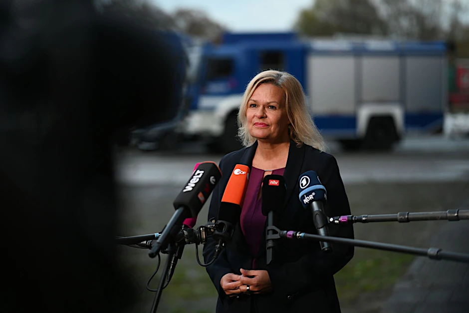 Bundesinnenministerin Nancy Faeser bei einem Termin in Emden.  