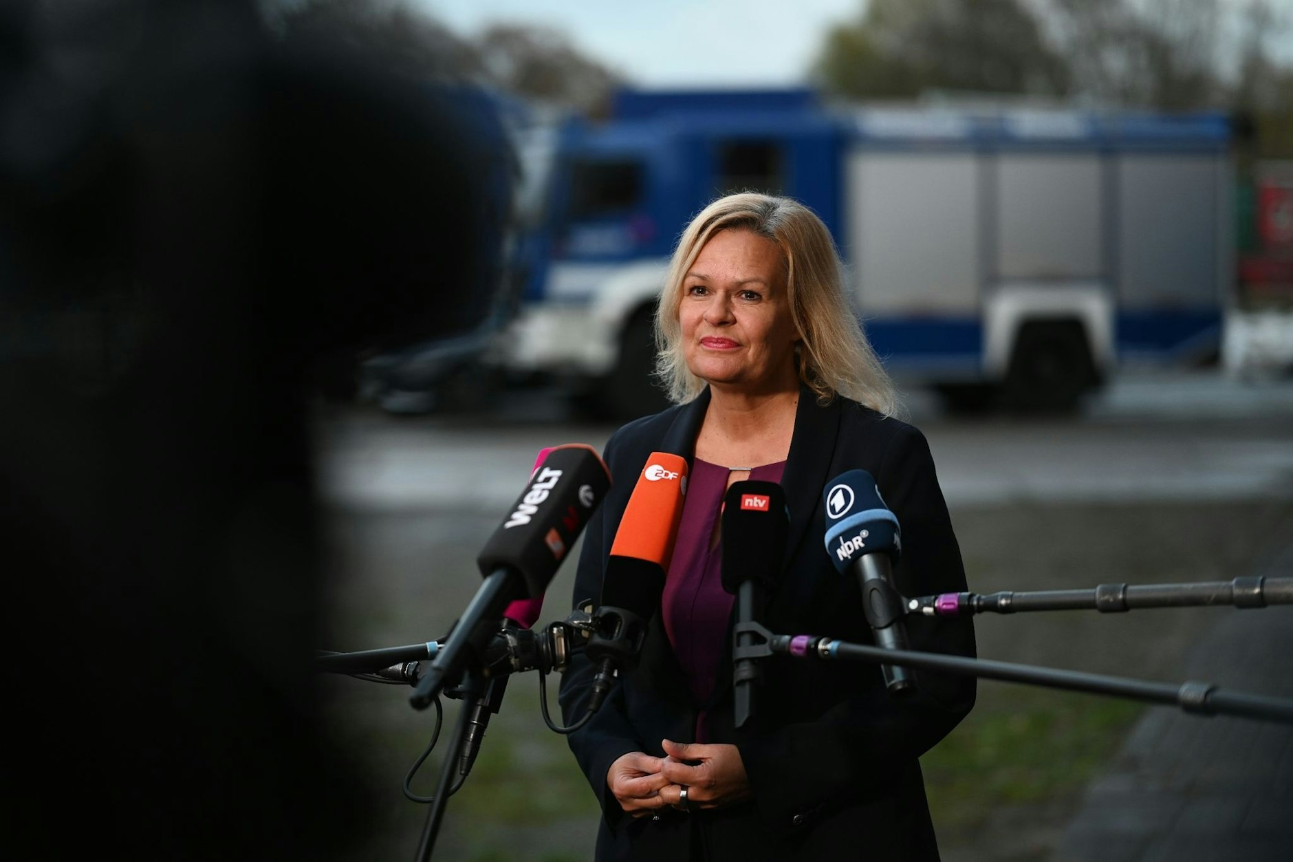Bundesinnenministerin Nancy Faeser bei einem Termin in Emden.  