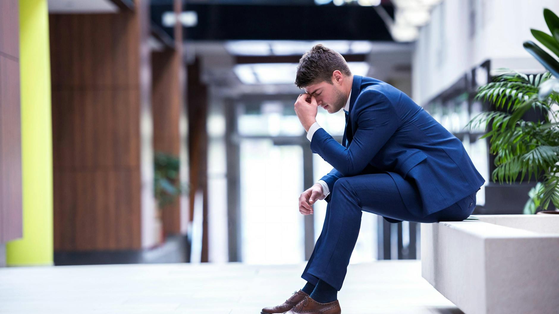 Der Tag hat gerade erst begonnen und Sie sind schon wieder müde? Wissenschaftler fanden heraus, was man an seiner Routine ändern kann, um tagsüber wacher zu sein.