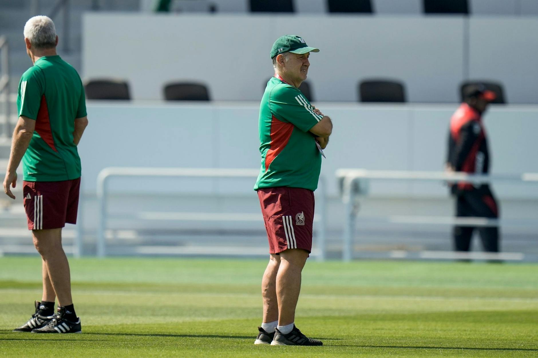ARCHIV - Mexikos Trainer Gerardo Martino tritt mit seiner Mannschaft gegen sein Heimatland Argentinien an.