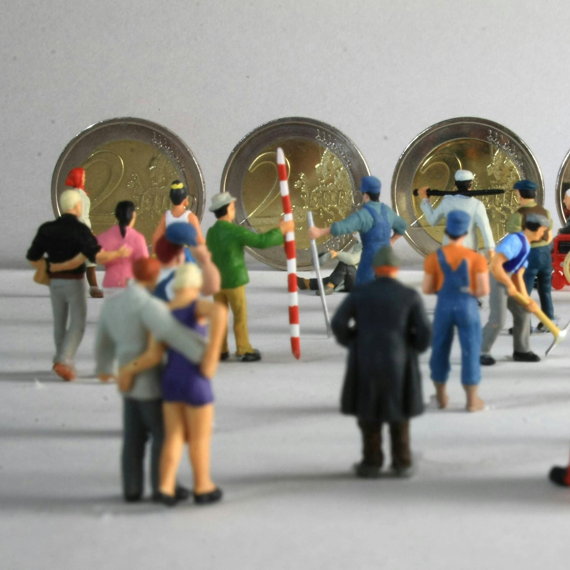 Bürgergeld vs. Gehalt: Lohnt es sich überhaupt noch, arbeiten zu gehen? Der große KURIER-Vergleich