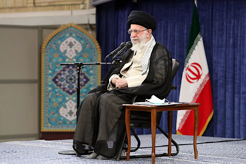 Die Nichte von Irans geistlichem Oberhaupt&nbsp;<a href="https://www.berliner-zeitung.de/topics/ali-chamenei">Ayatollah Ali Chamenei</a>&nbsp;(Foto) soll ein regimekritisches Video veröffentlicht haben.&nbsp;