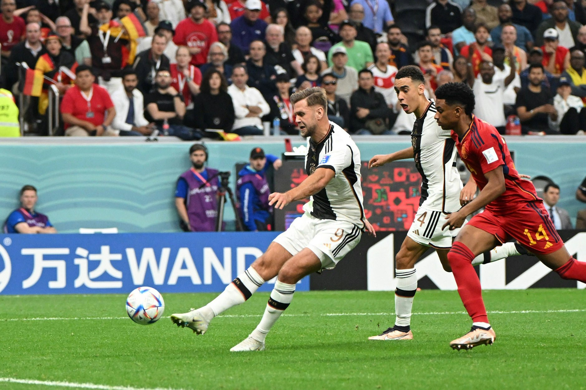 Nicht lang gefackelt: Niklas Füllkrug trifft für Deutschland zum 1:1 gegen Spanien bei der WM in Katar.&nbsp;