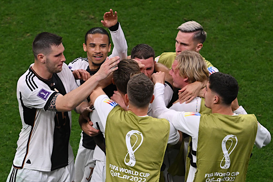 Spätes Glück: Die deutschen Nationalspieler feiern das 1:1 durch Niclas Füllkrug.