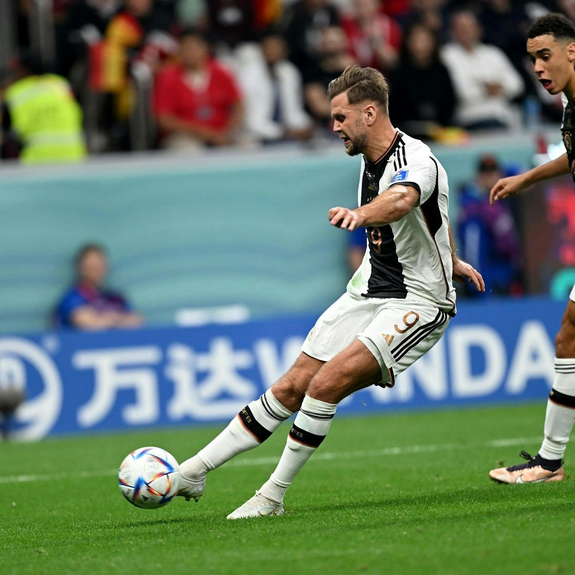 Hansi Flick, mach endlich Schluss mit dem Klein-Klein, Niclas Füllkrug haut ihn doch rein!